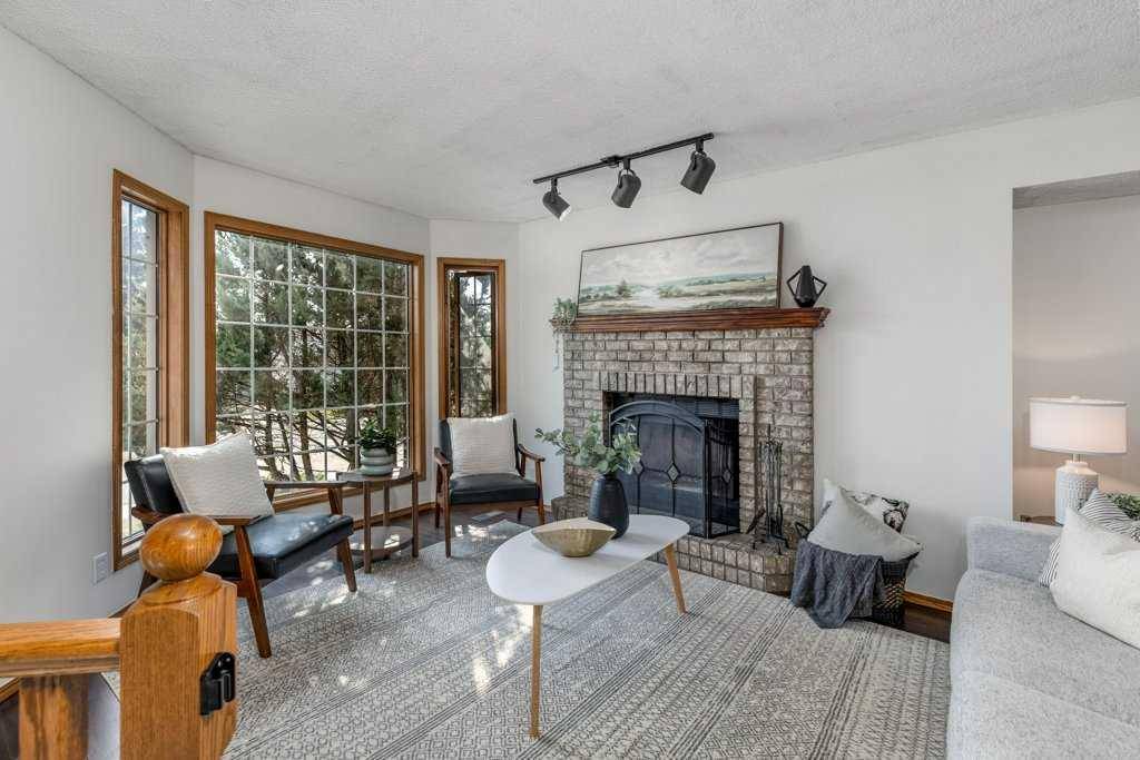 Cochrane, AB T4C 1L3,21 West Mcdougal RD