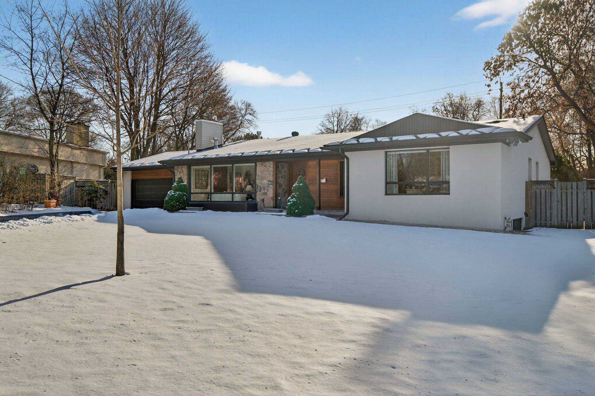 Toronto C12, ON M2L 1W5,5 Sulgrave CRES