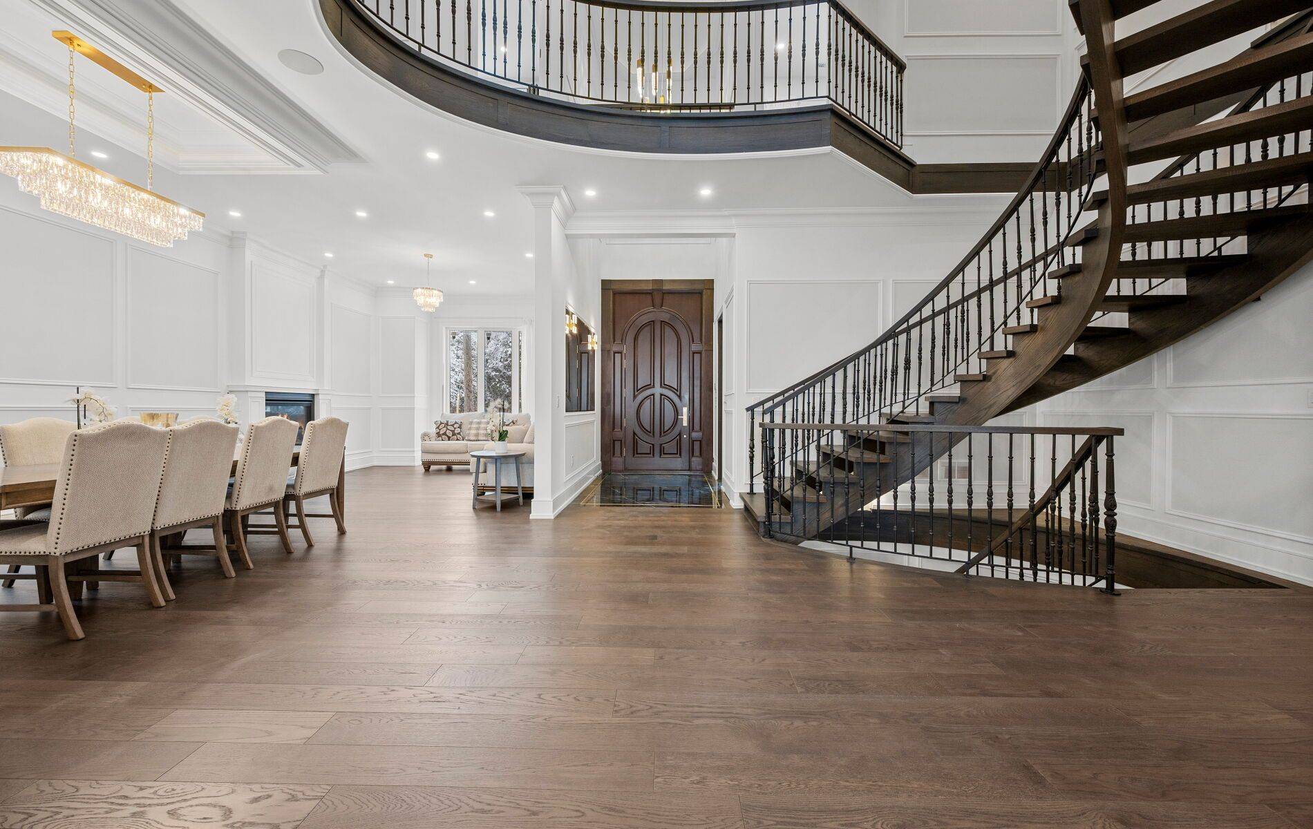 Toronto C07, ON M2R 2E2,32 Devondale AVE