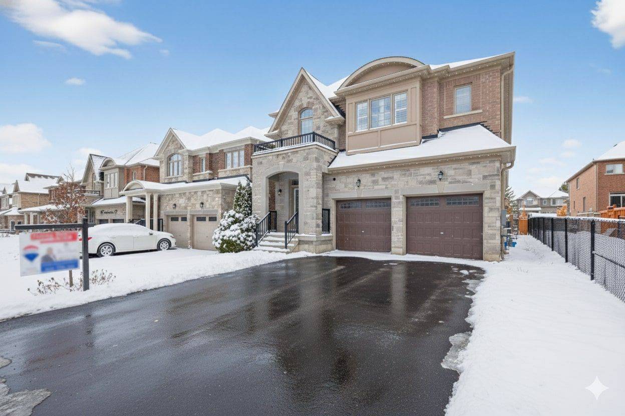 East Gwillimbury, ON L0G 1M0,32 Frederick Taylor WAY