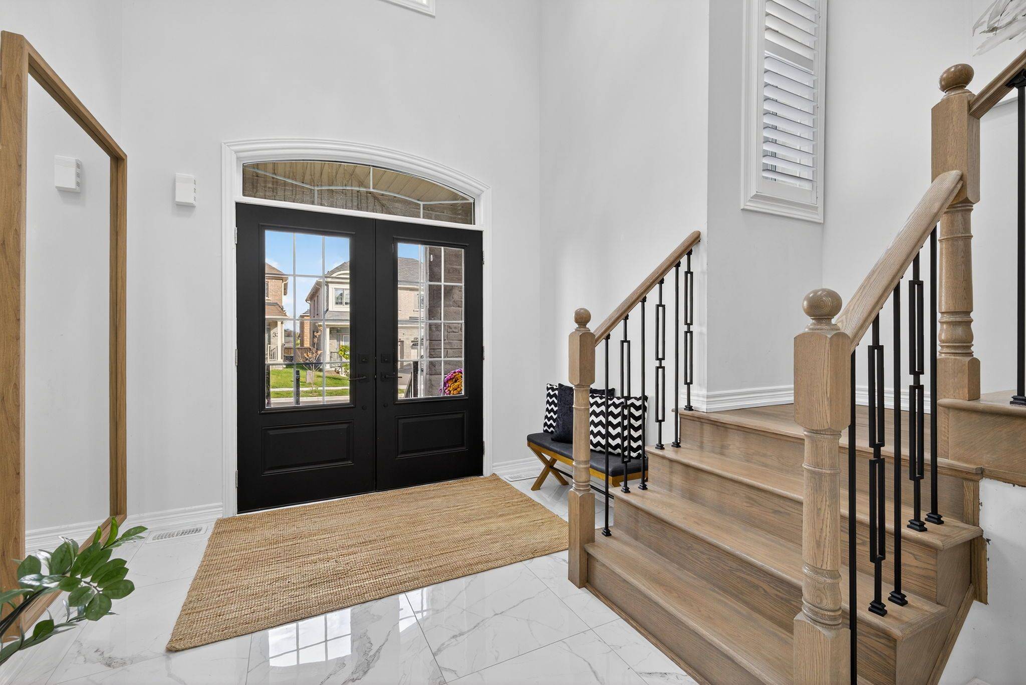 East Gwillimbury, ON L0G 1M0,32 Frederick Taylor WAY