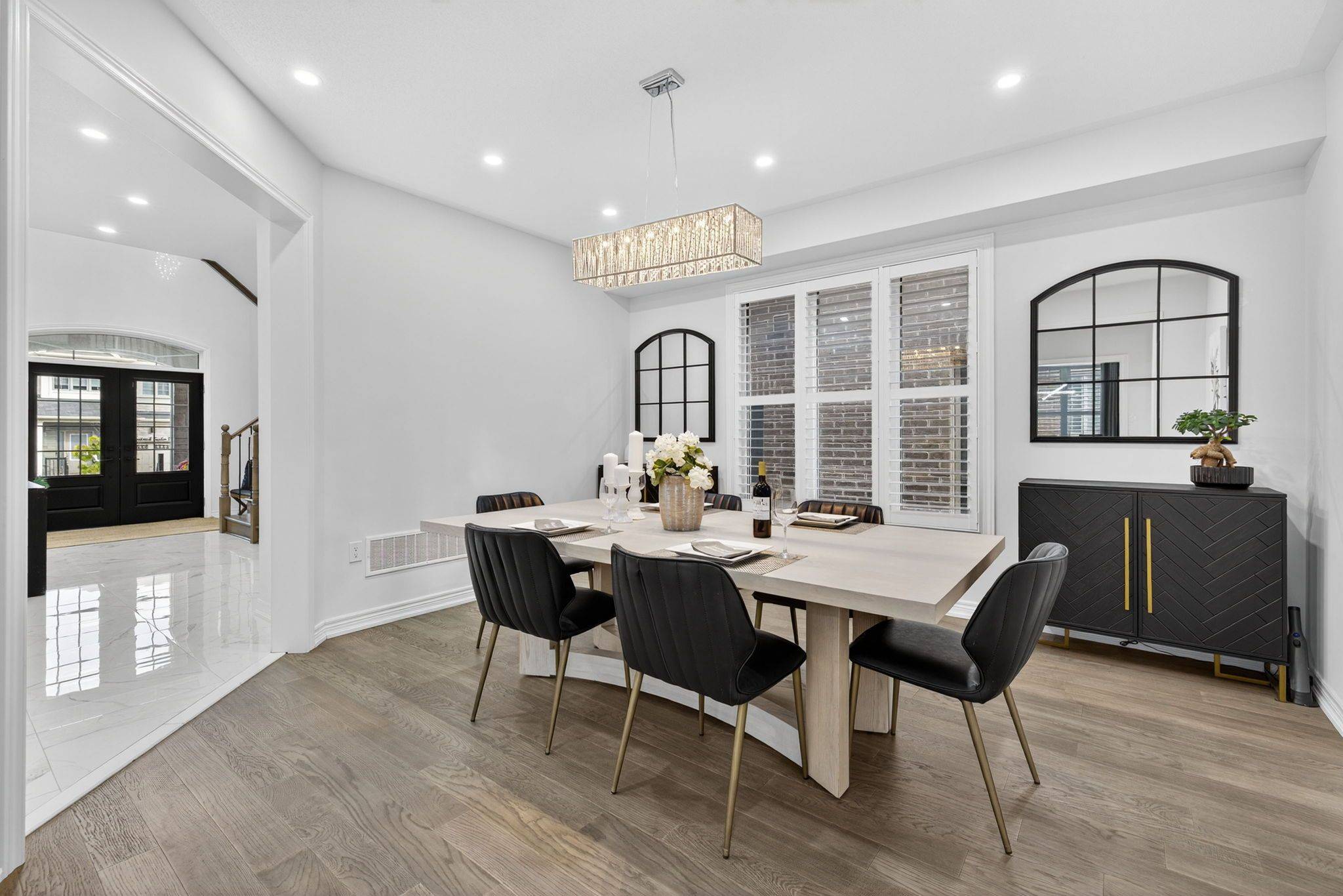 East Gwillimbury, ON L0G 1M0,32 Frederick Taylor WAY