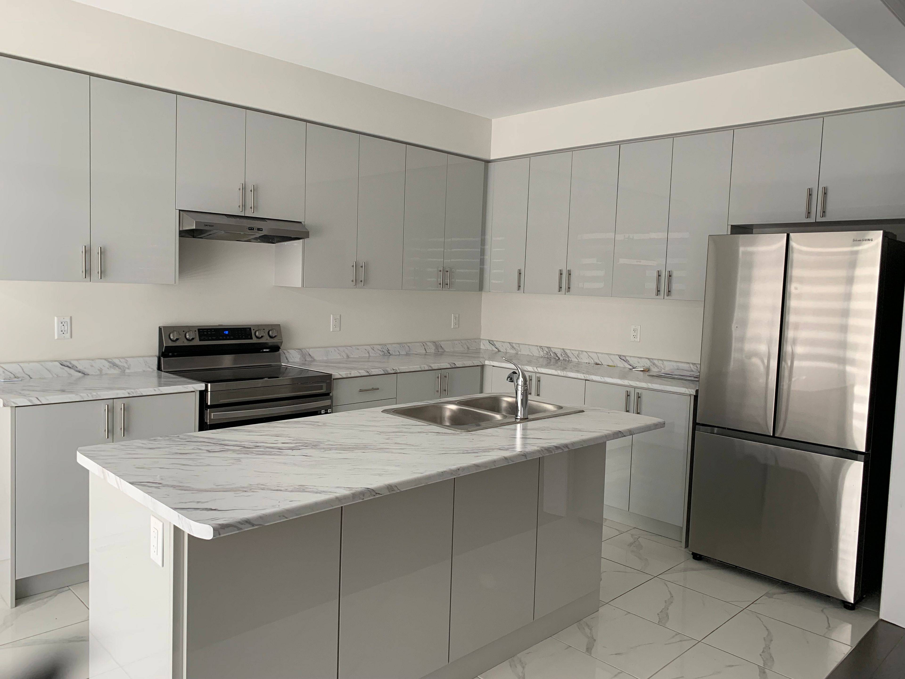 Barrie, ON L9S 2Z8,20 Rochester DR