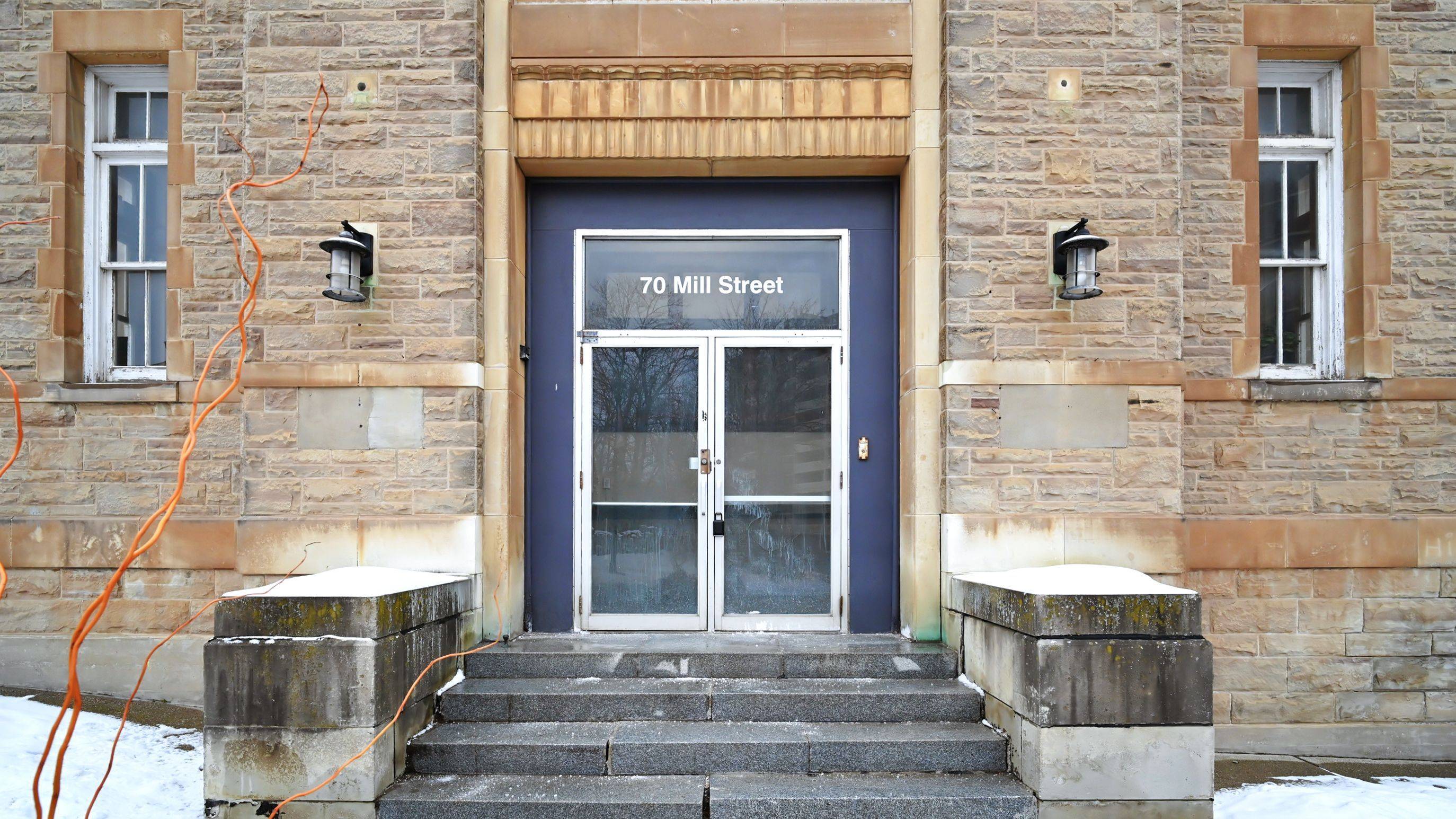 Halton Hills, ON L7G 2C9,70 Mill ST #10