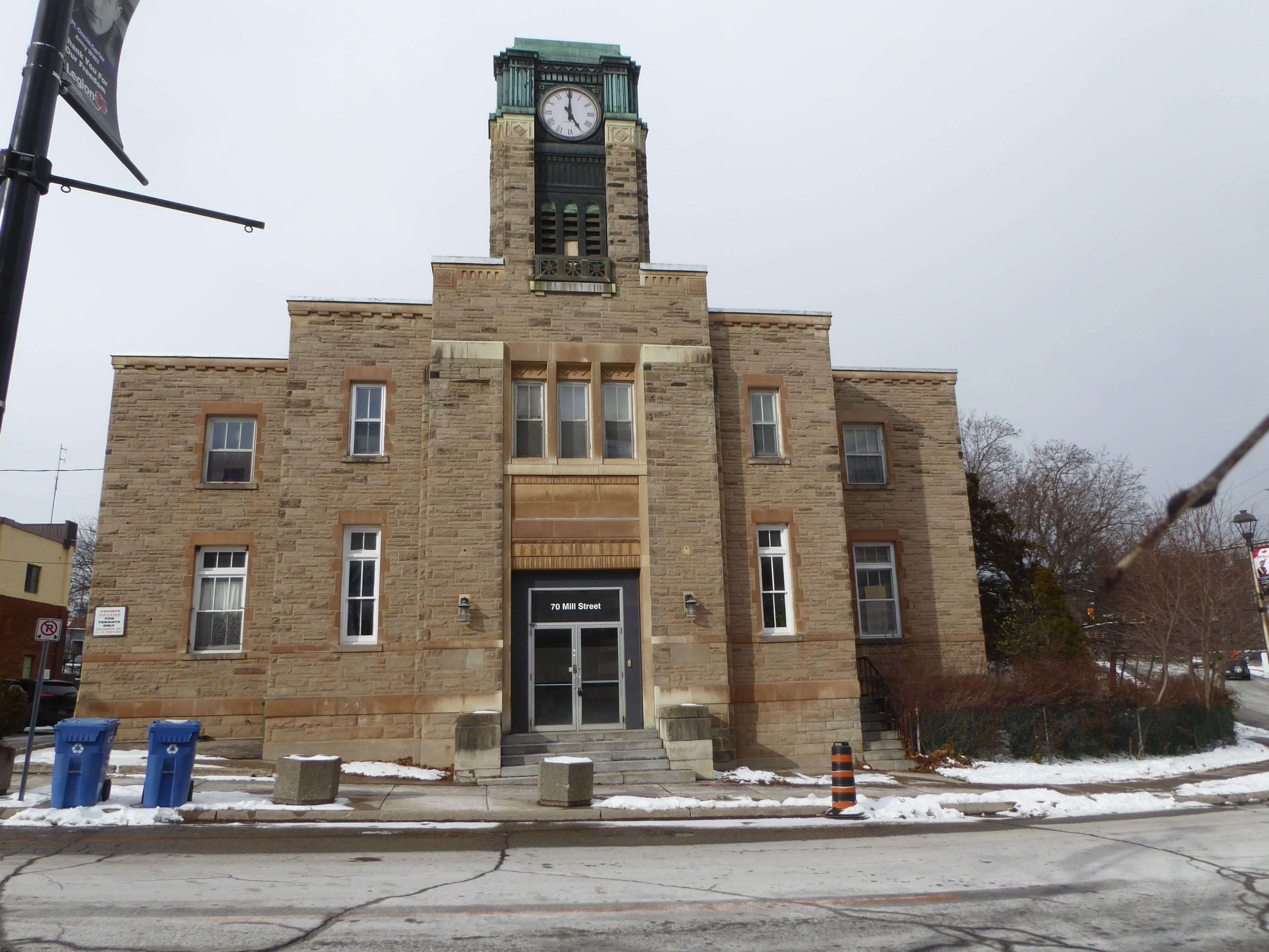 Halton Hills, ON L7G 2C9,70 Mill ST #10