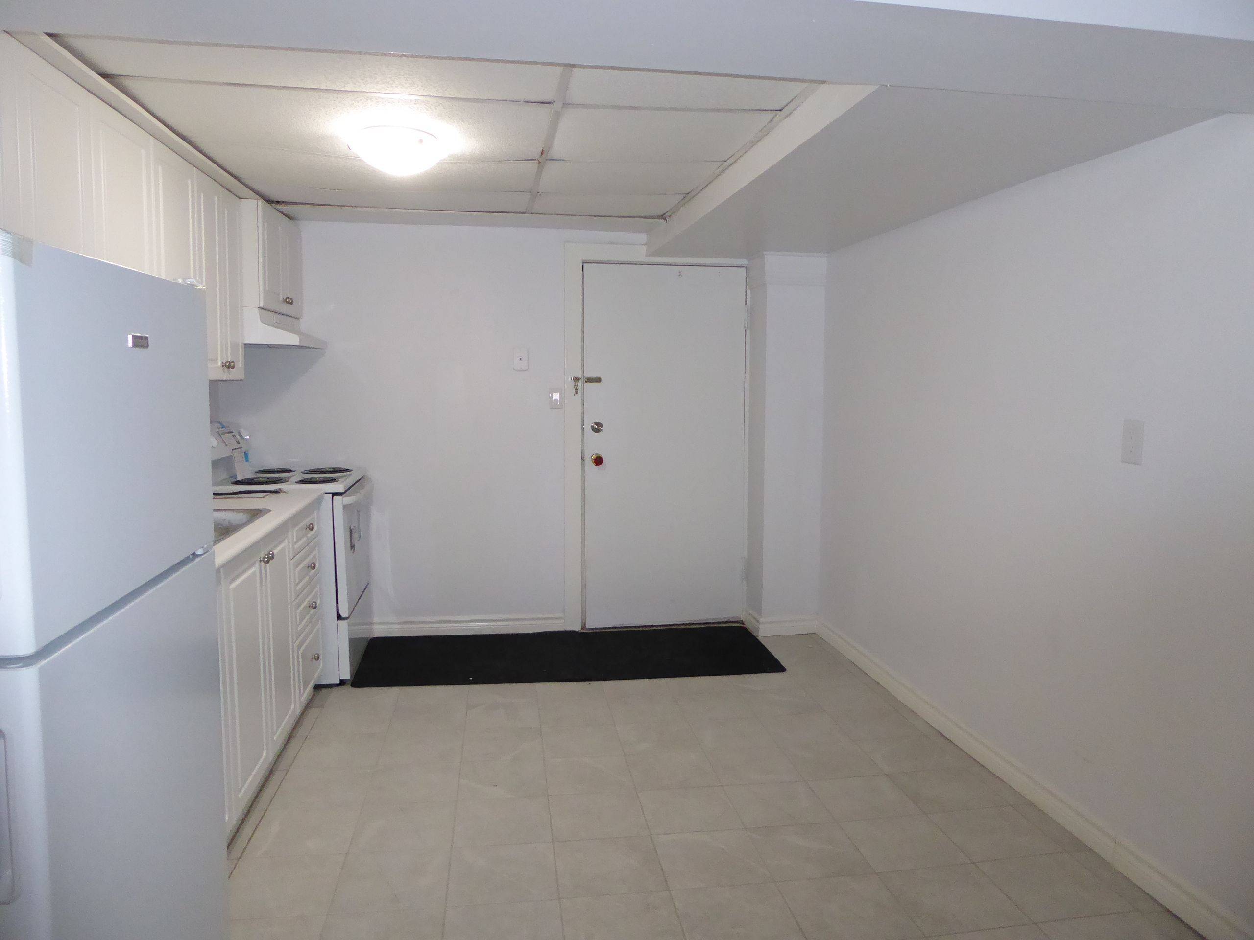 Halton Hills, ON L7G 2C9,70 Mill ST #10