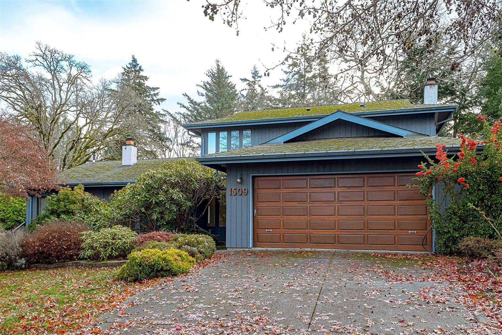Saanich, BC V8N 5Y9,1509 Lynnfield Pl