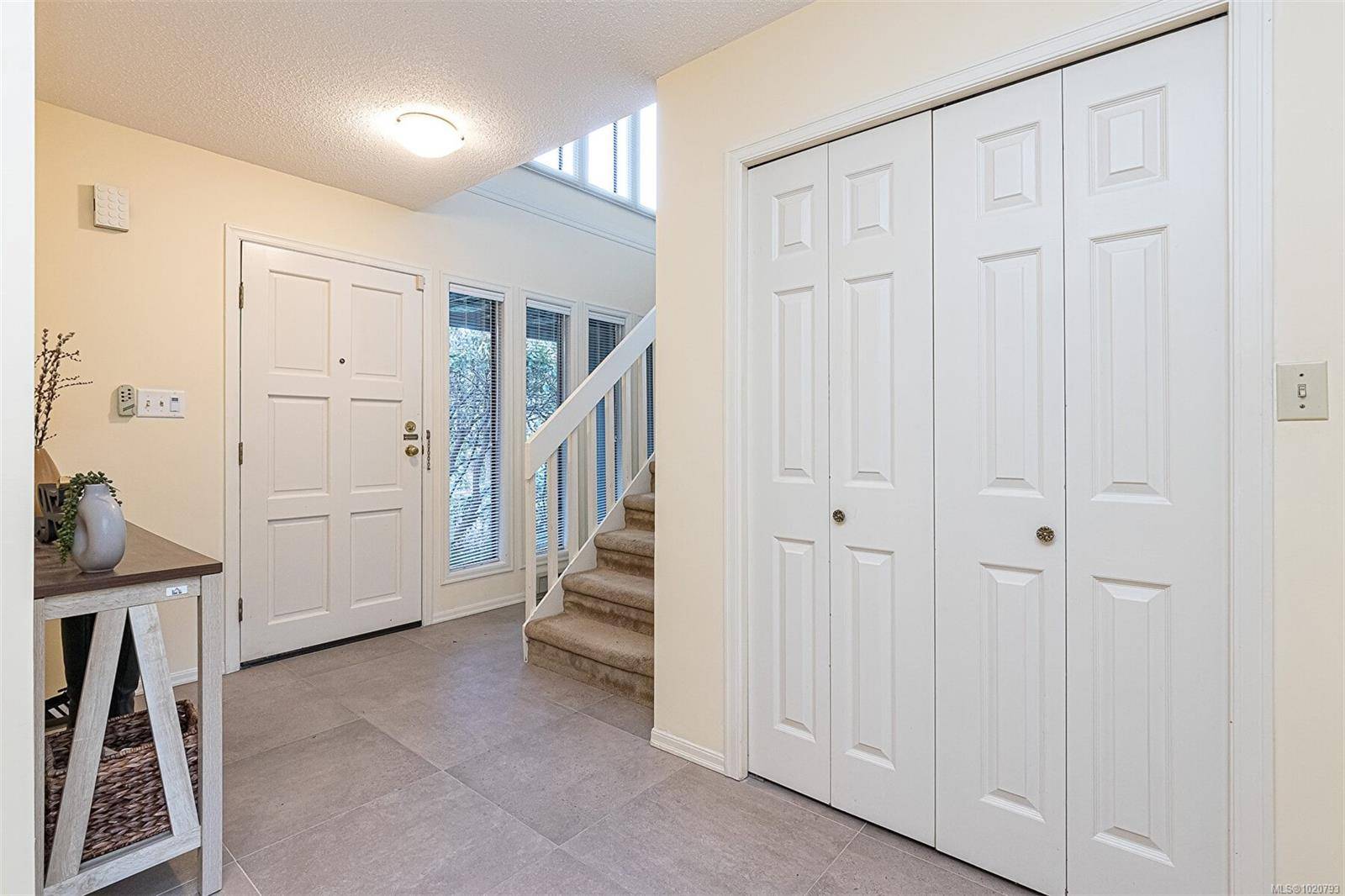 Saanich, BC V8N 5Y9,1509 Lynnfield Pl