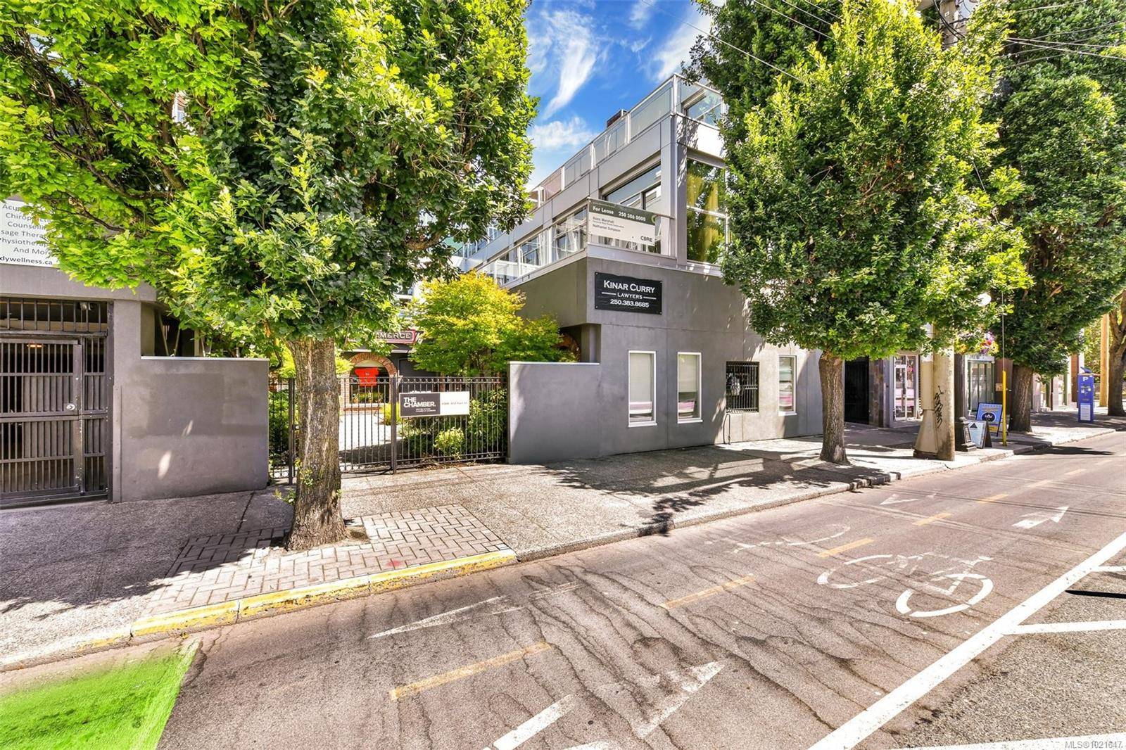 Victoria, BC V9W 1H8,852 Fort St #301