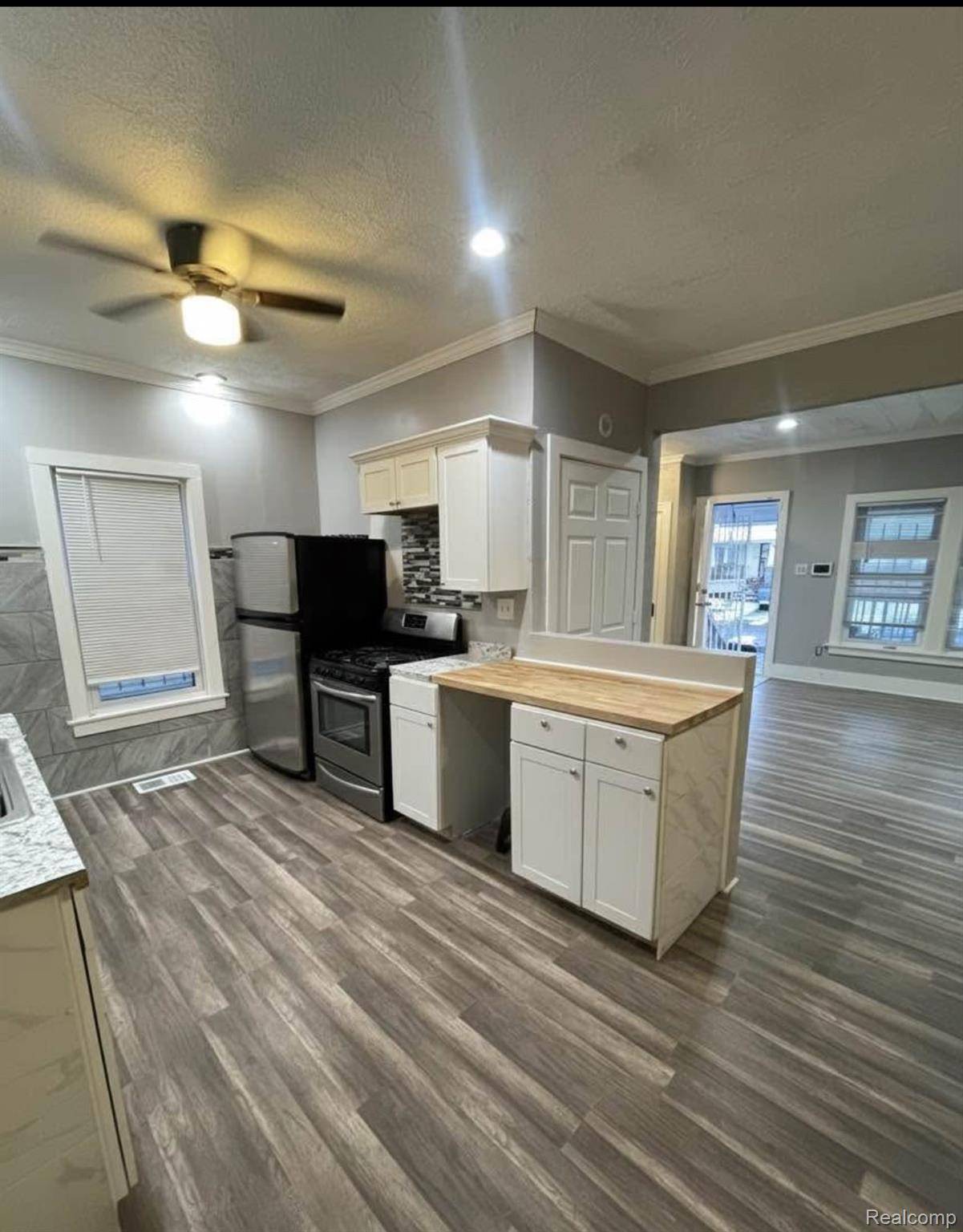 Detroit, MI 48203,979 E Hollywood