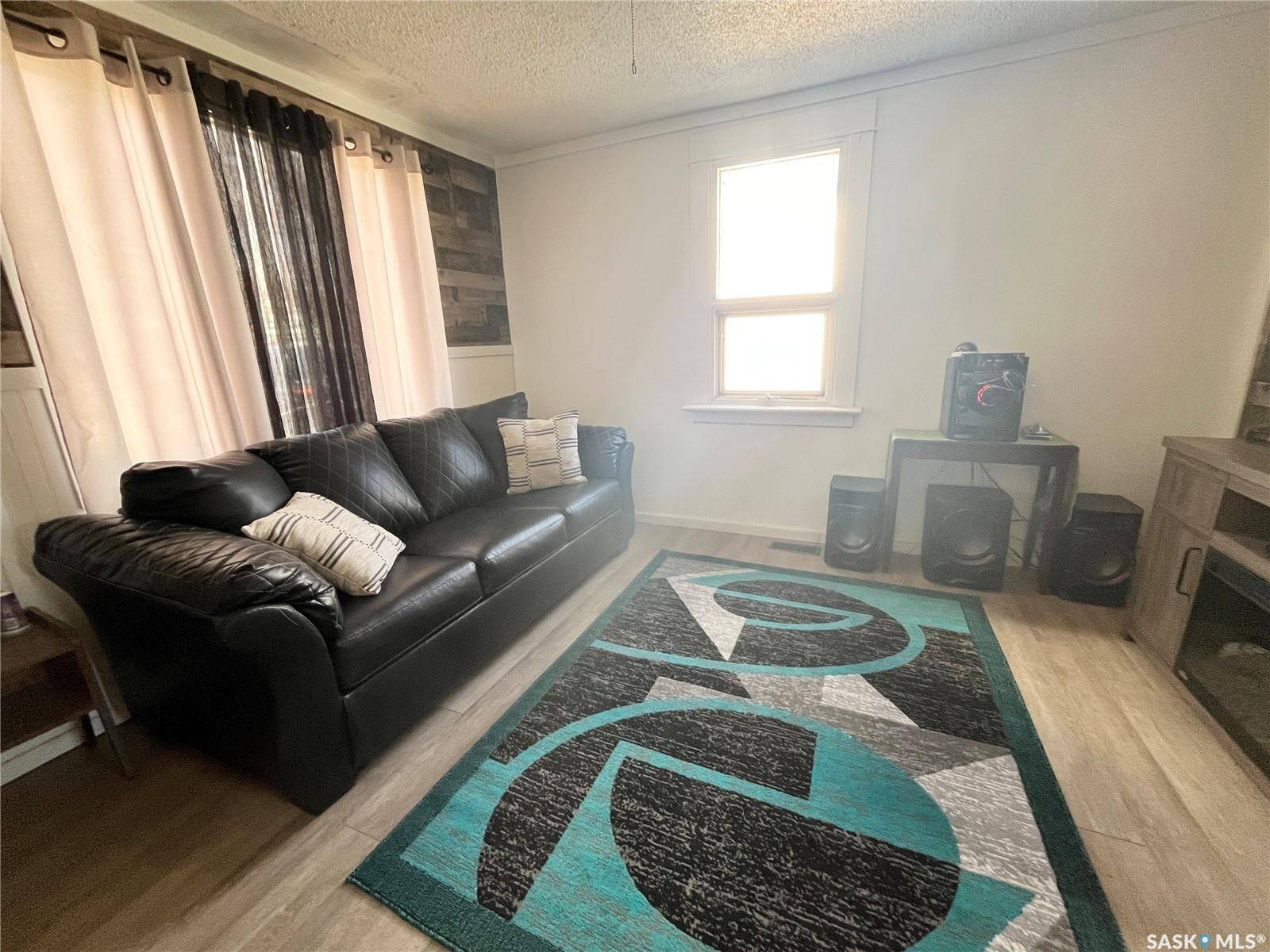 North Battleford, SK S9A 1W9,1142 106th STREET