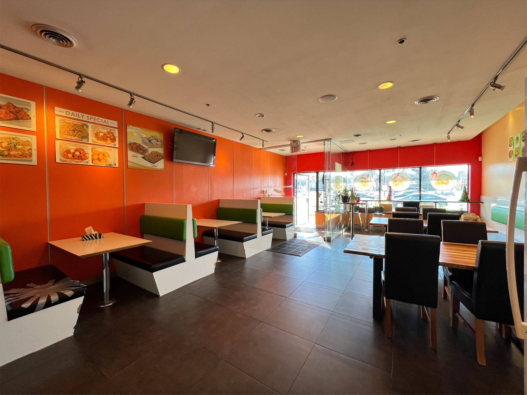 Hamilton, ON L8P 4W3,50 Dundurn ST S #103