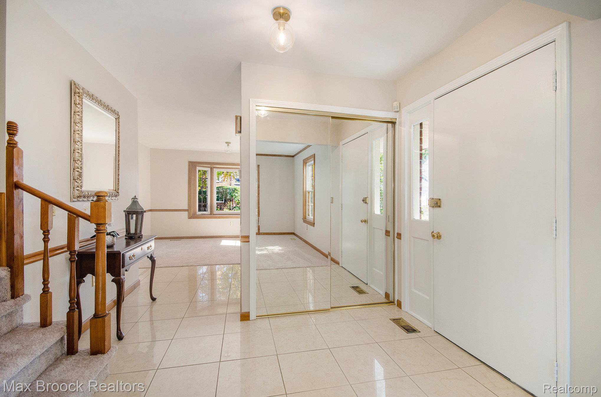 Bloomfield Hills, MI 48304,1522 Tannahill LN