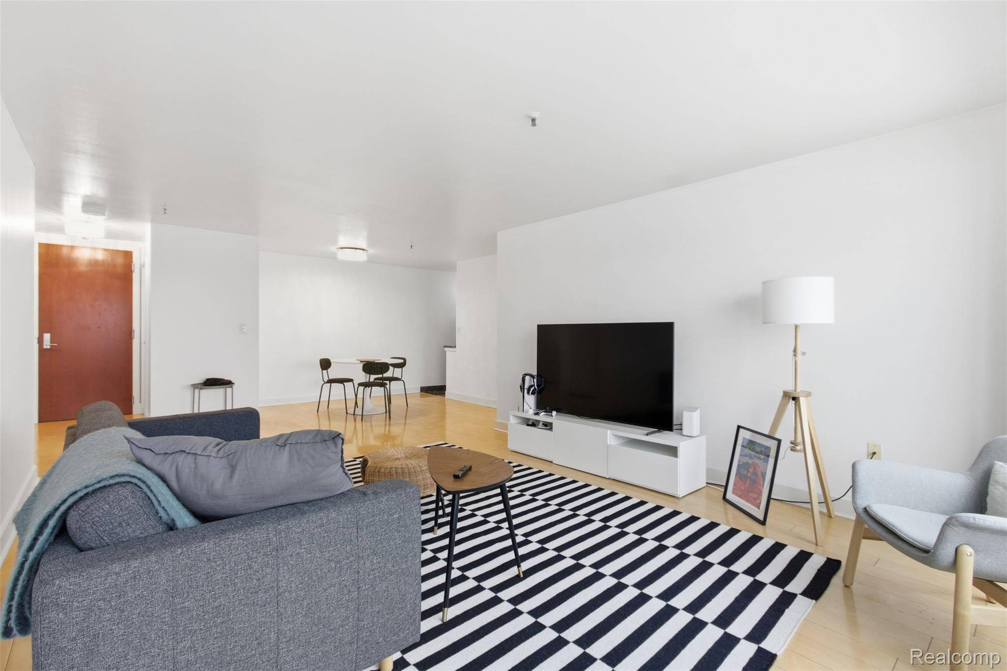 Detroit, MI 48226,300 Riverfront Drive #25J