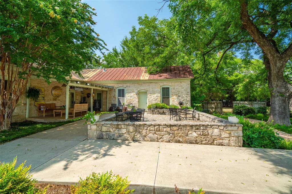 Comanche, TX 76442,802 S Austin Street