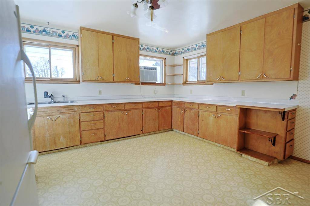 Midland, MI 48640,2787 E Miller RD