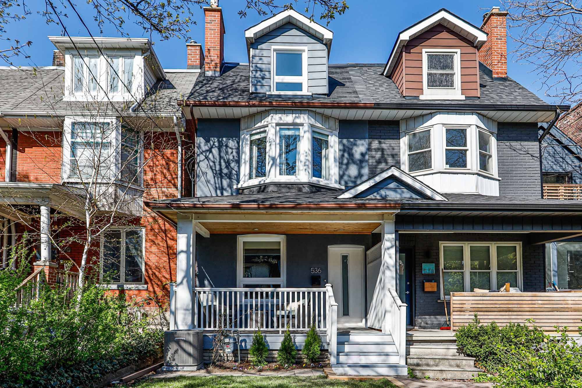 Toronto C01, ON M6G 3J8,536 Crawford ST