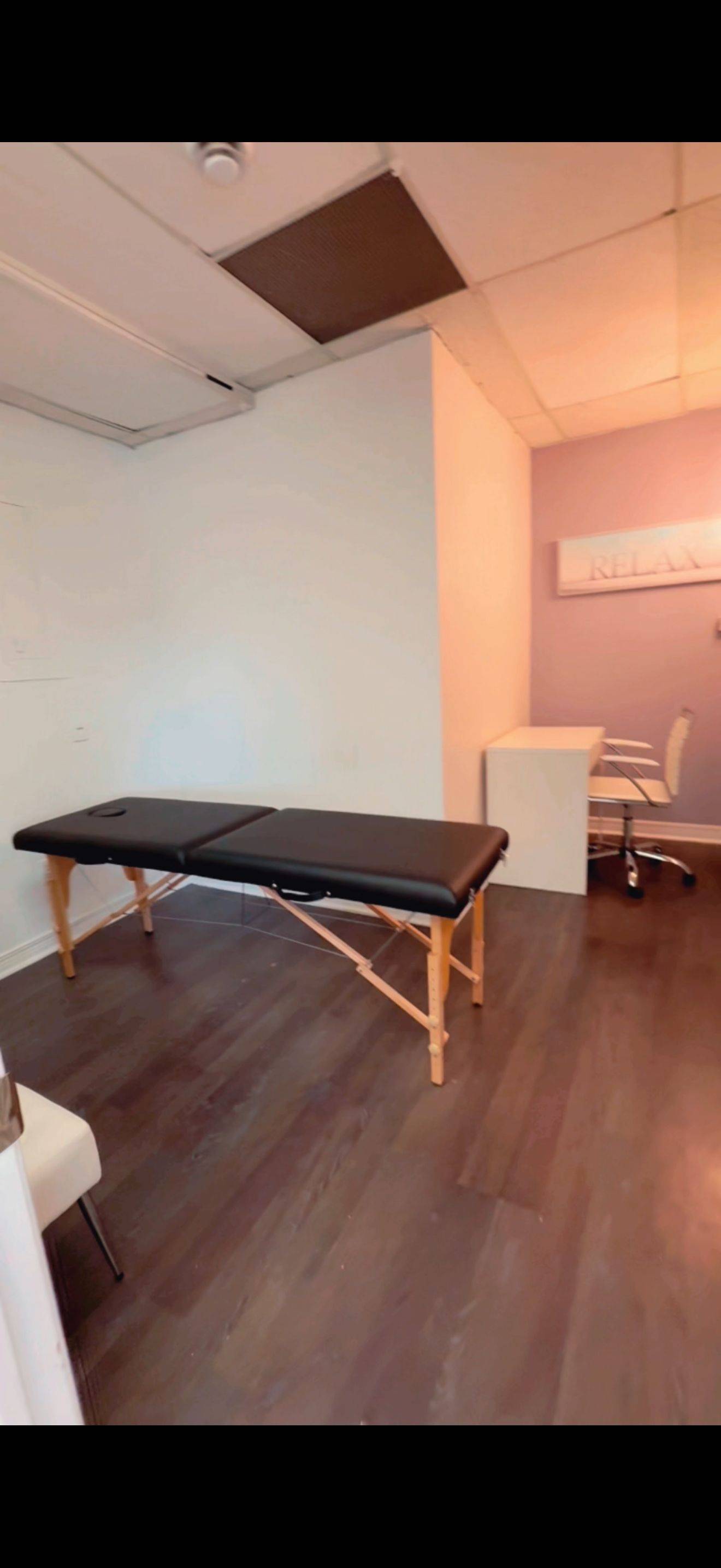 Clarington, ON L1E 1H5,1500 King ST E #204