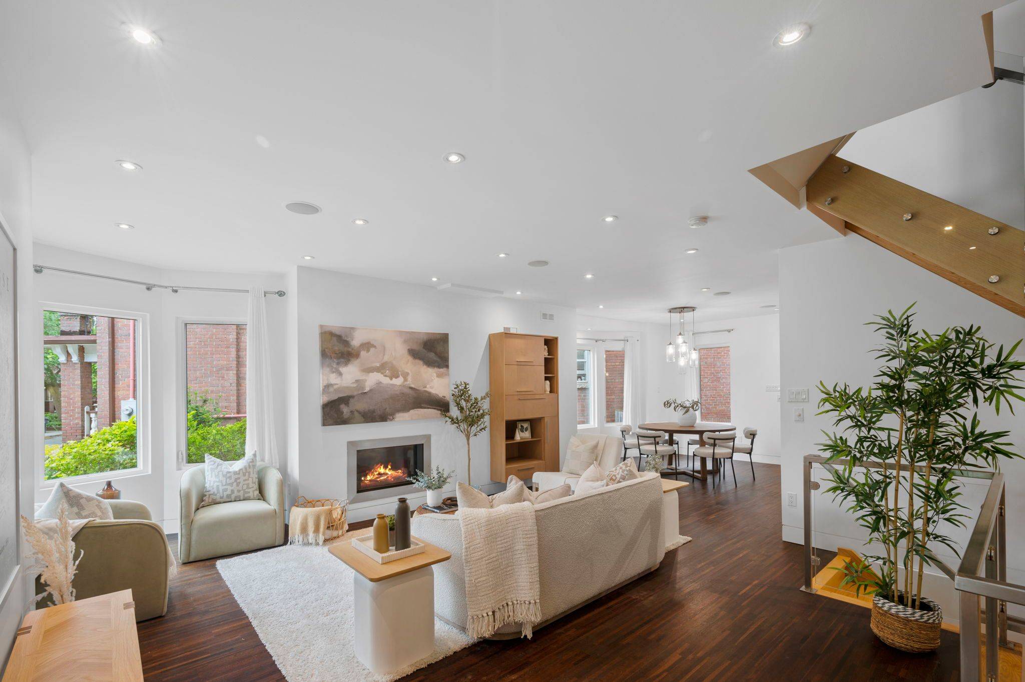 Toronto E02, ON M4L 1P3,22 Columbine AVE