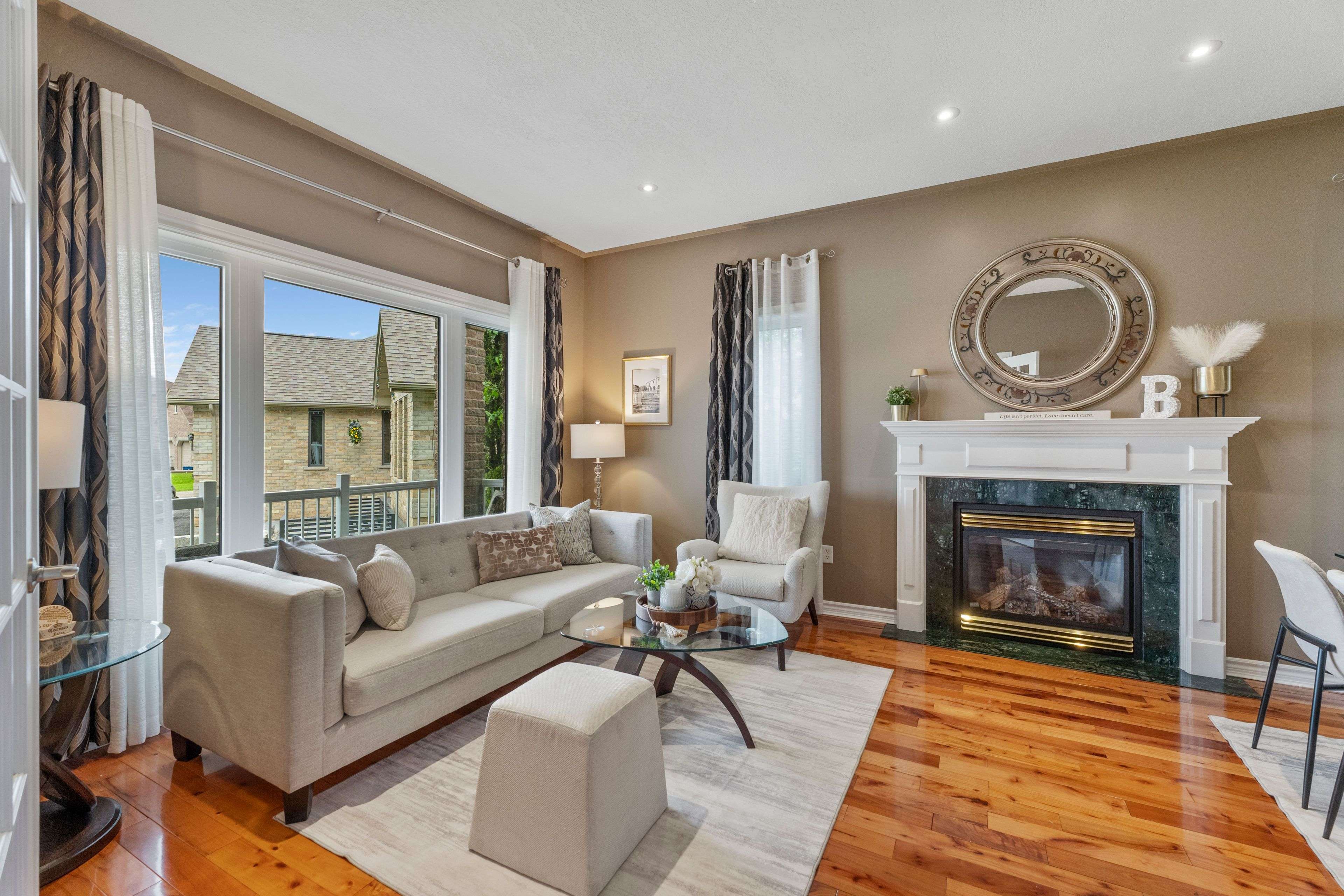 Barrie, ON L4N 0V5,14 Rebecca CT