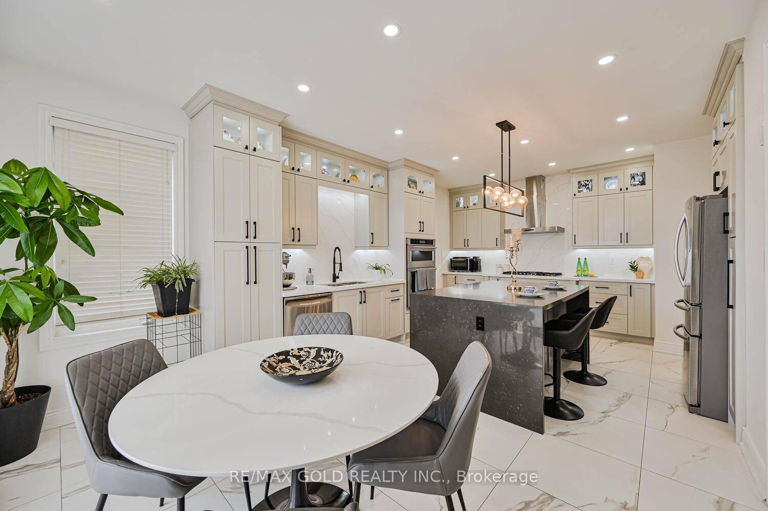 Brampton, ON L6P 2E4,23 Yellow Pine RD