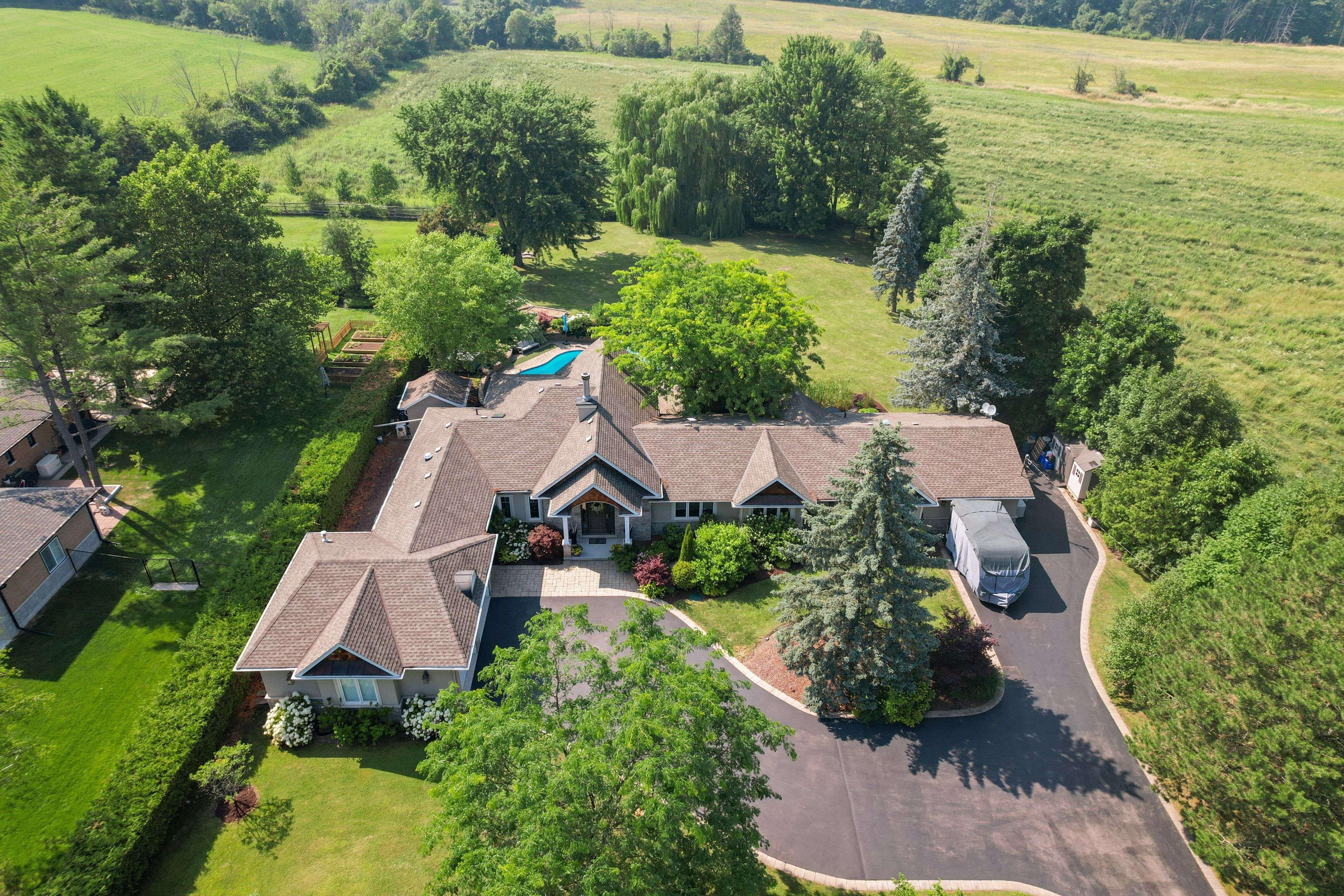 Burlington, ON L7P 0E5,2577 No 8 Side Road