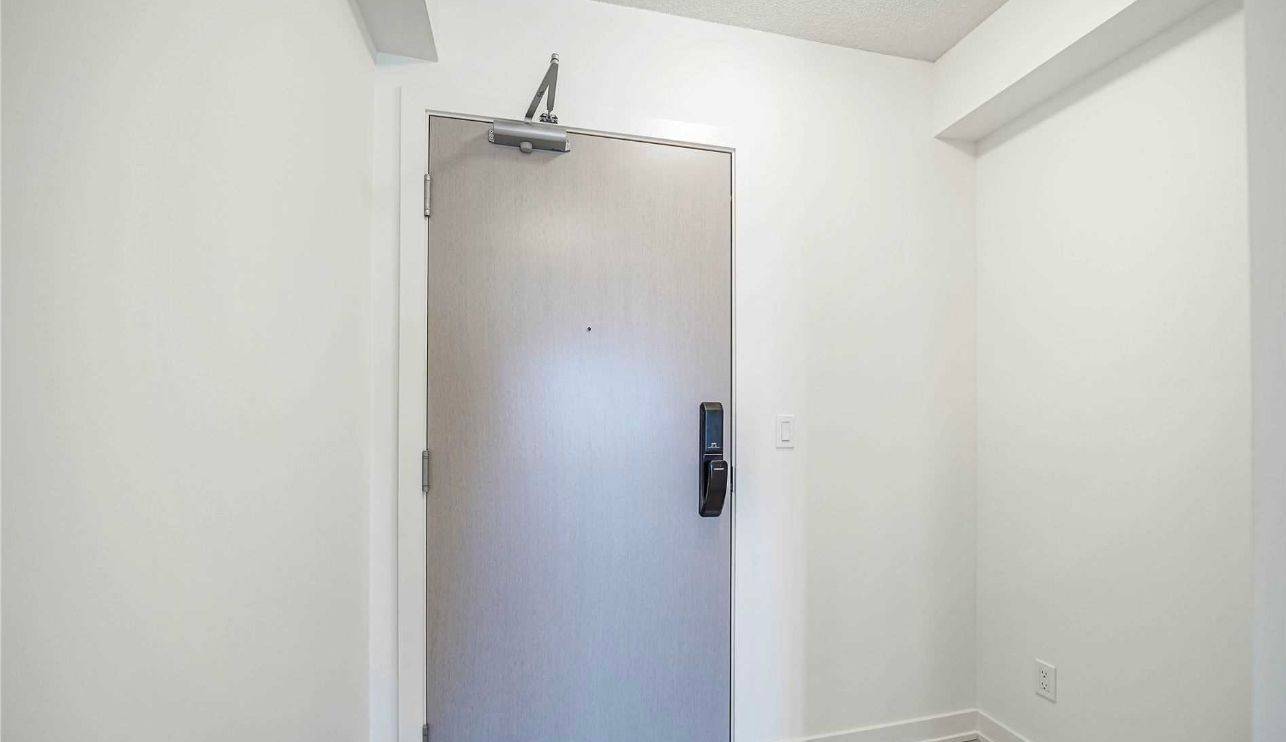 Burlington, ON L7M 2A7,3200 Dakota Common #B520