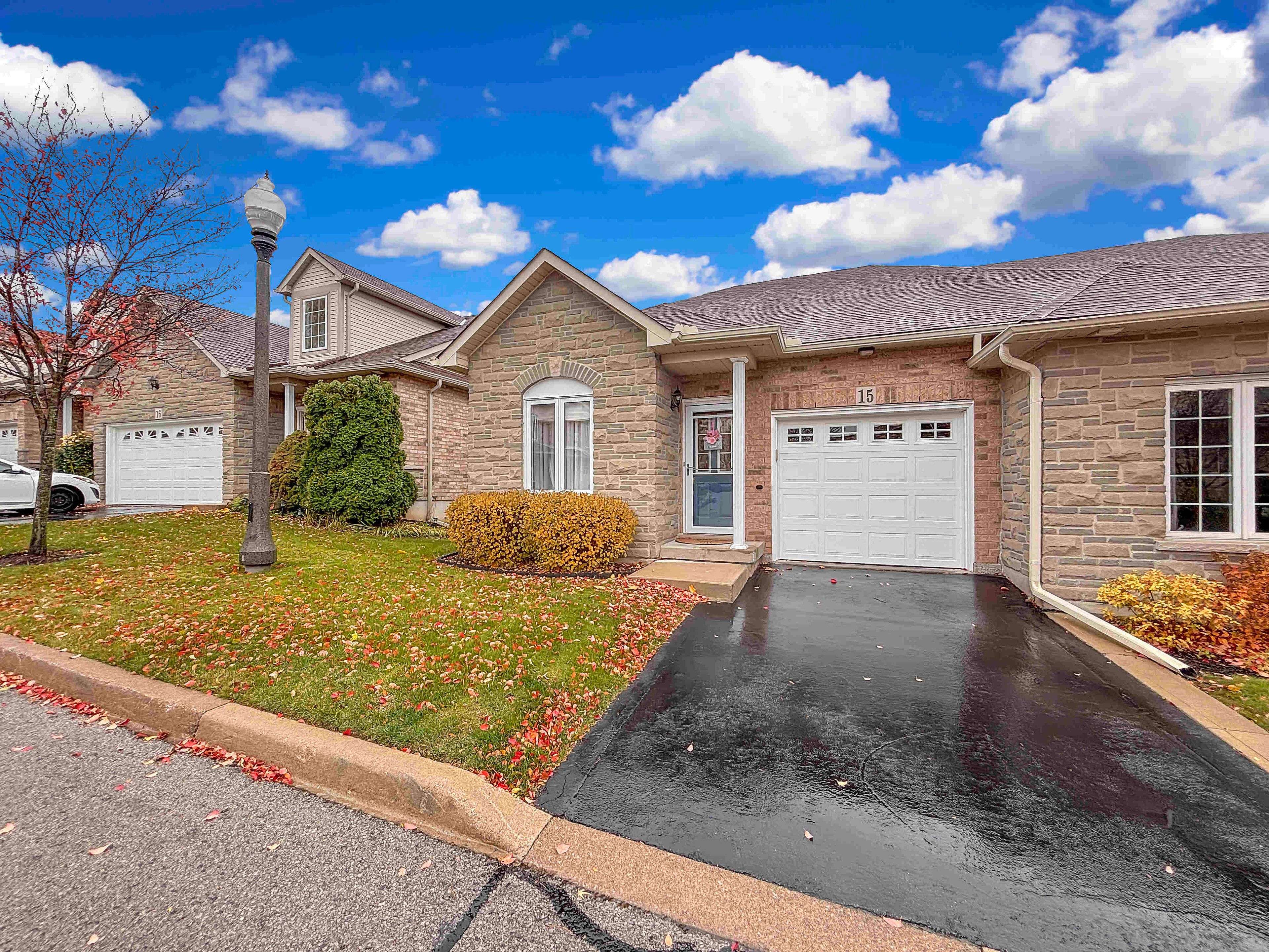 Hamilton, ON L9C 7W5,566 Southridge DR #15