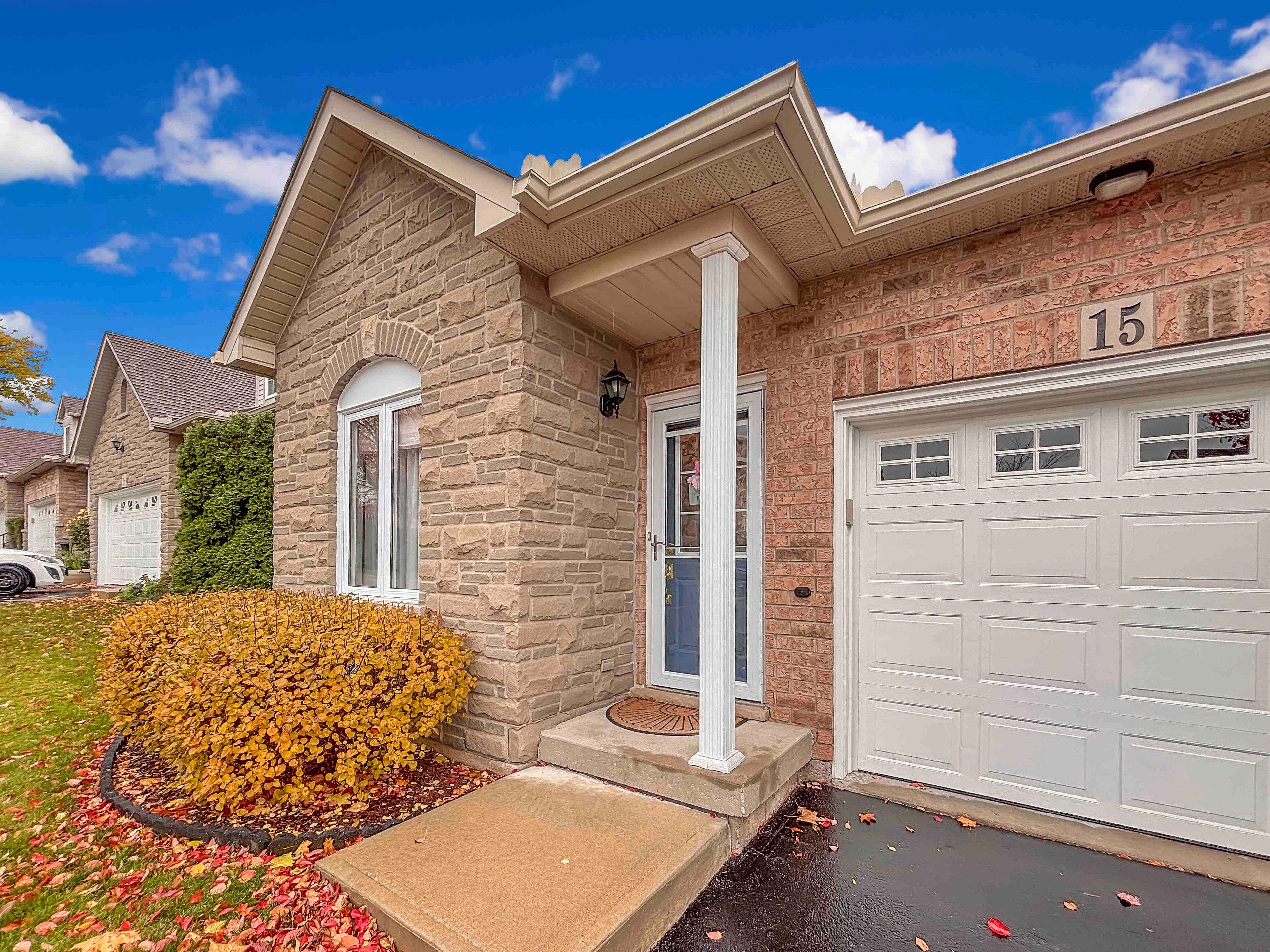 Hamilton, ON L9C 7W5,566 Southridge DR #15