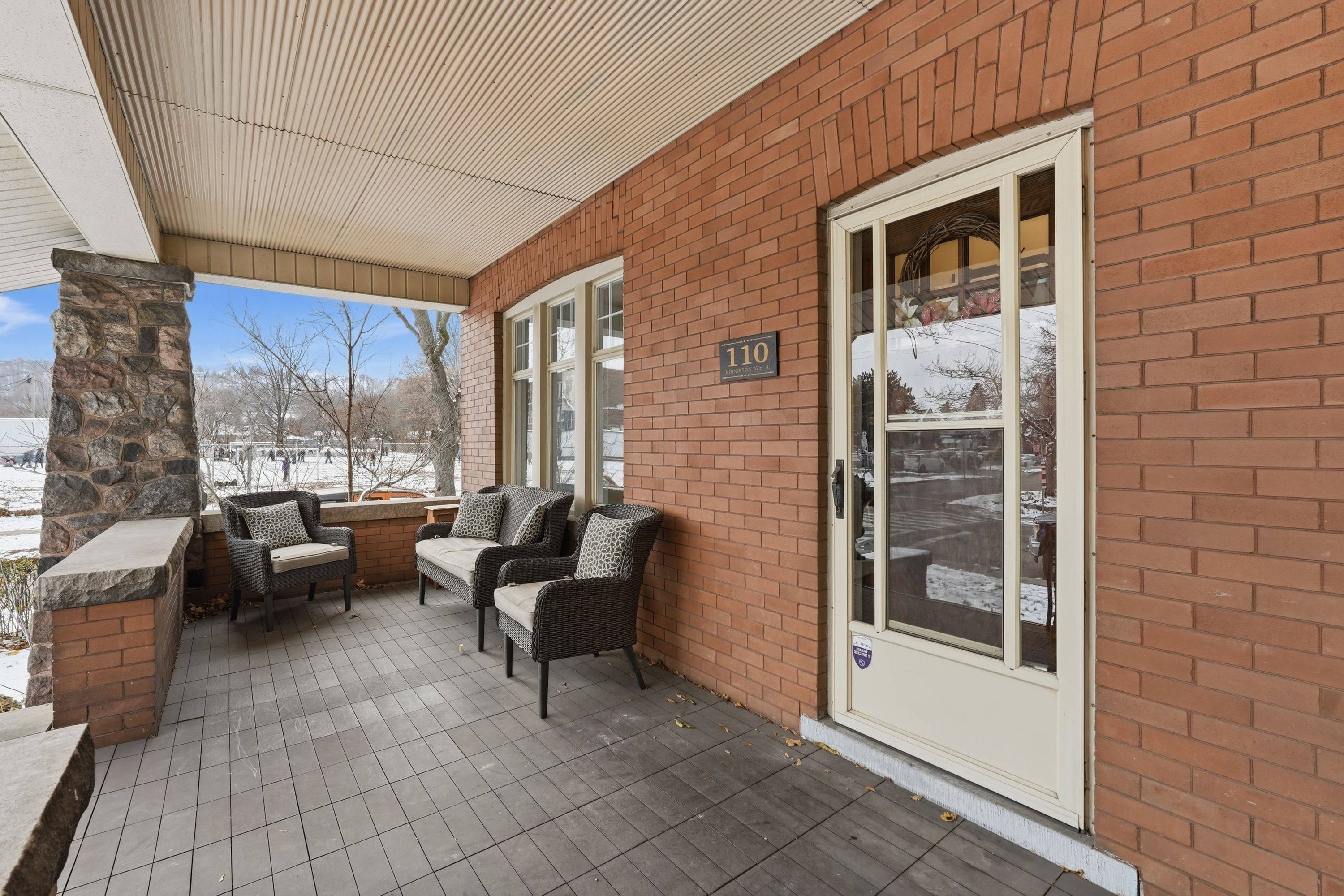 Hamilton, ON L8K 2M8,110 Houghton AVE S