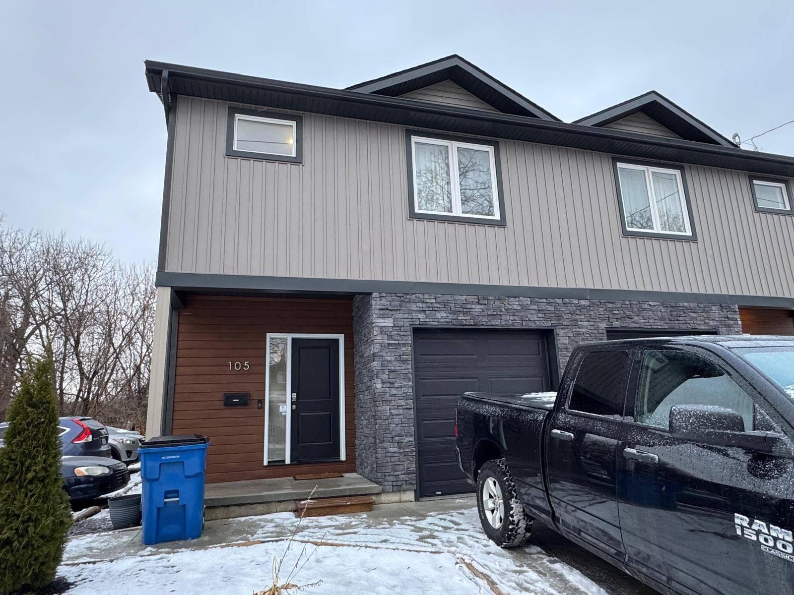 Chatham-kent, ON N7M 3N1,105 King ST E