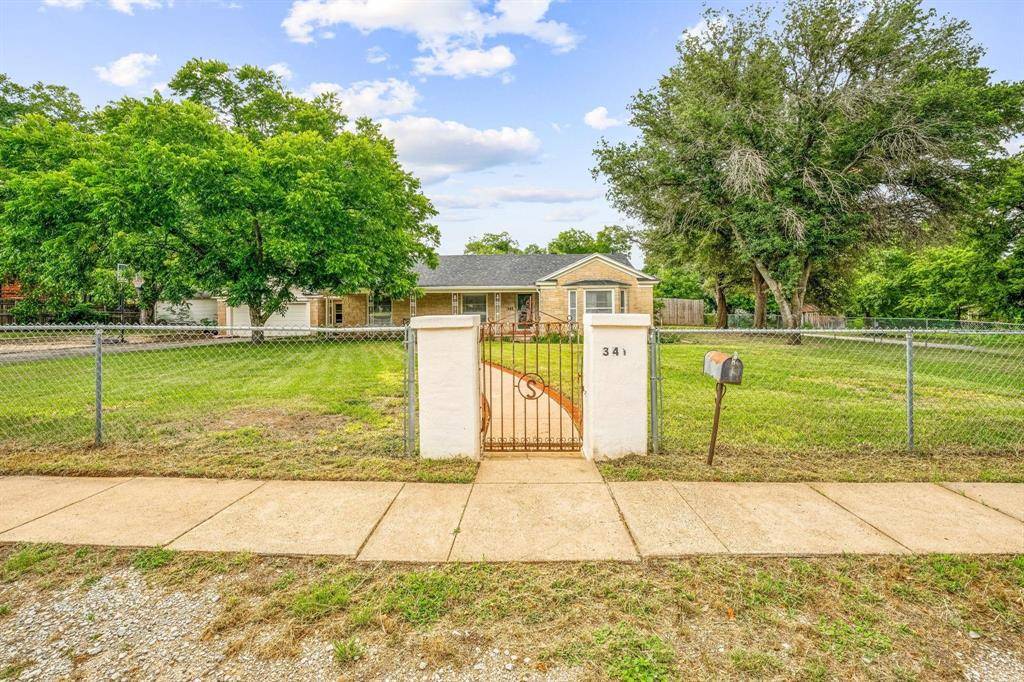 De Leon, TX 76444,341 S Moseley Street