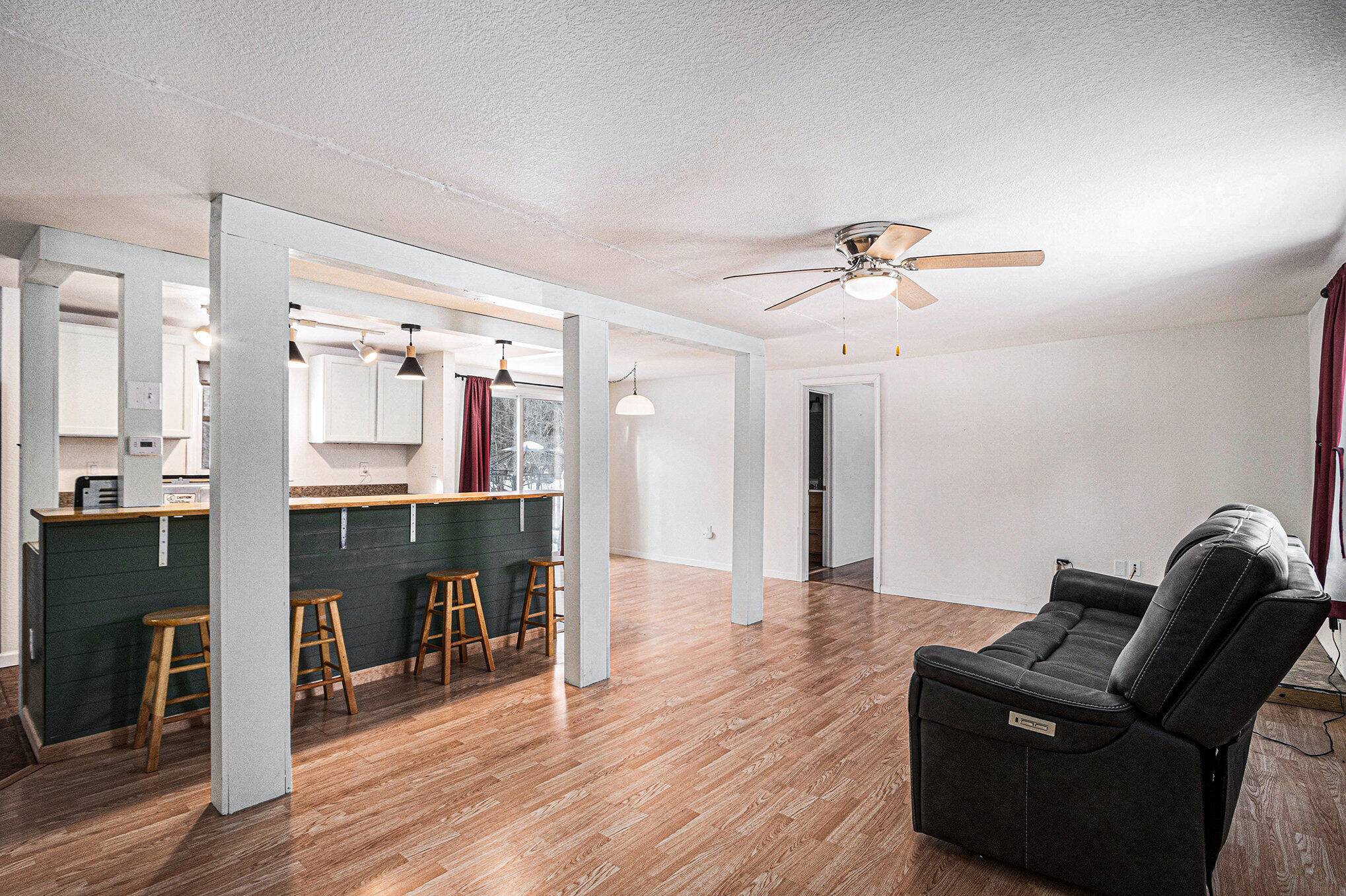 Allegan, MI 49010,348 39th ST