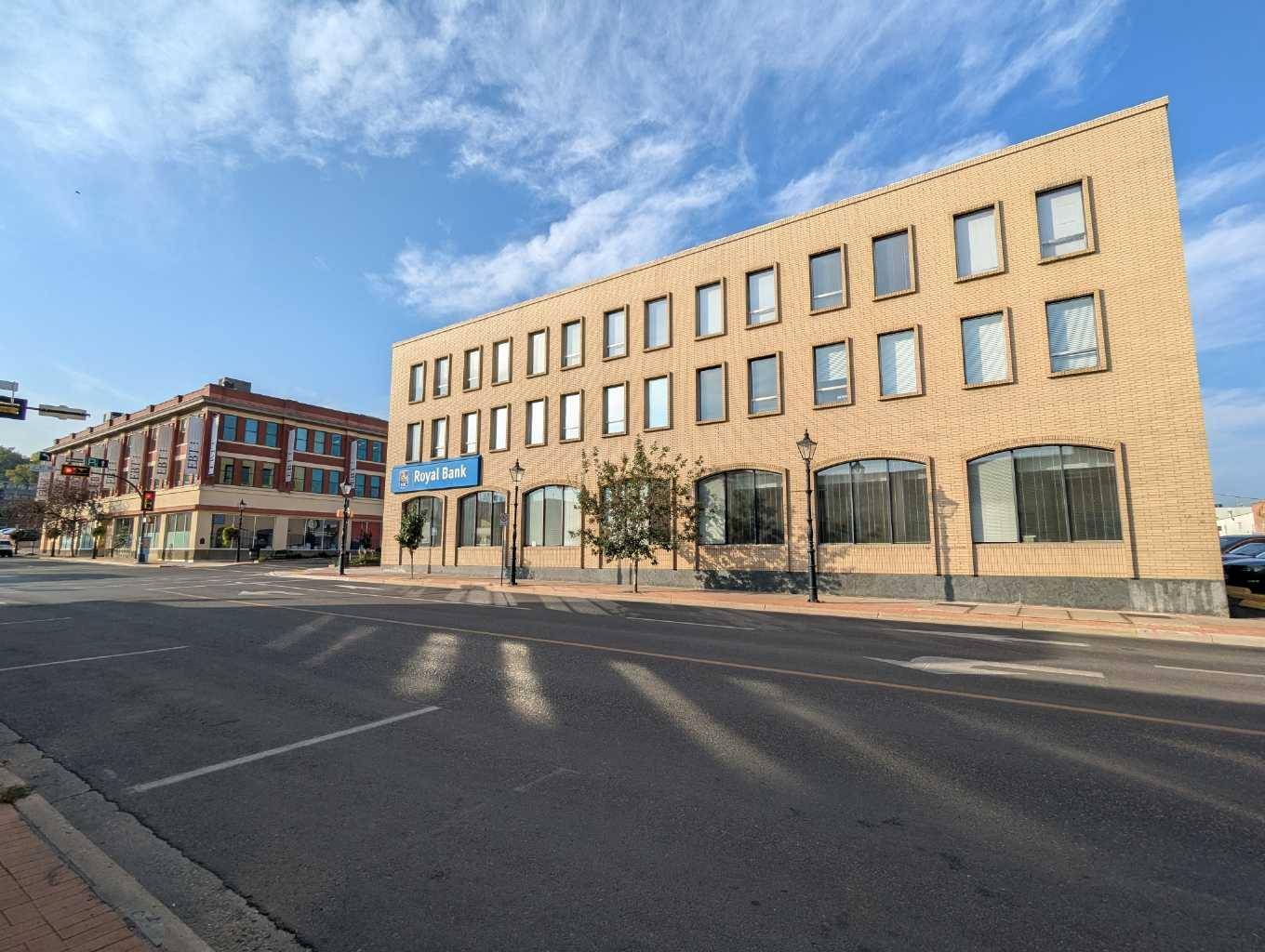 Medicine Hat, AB T1A 0H3,578-580 3 ST SE