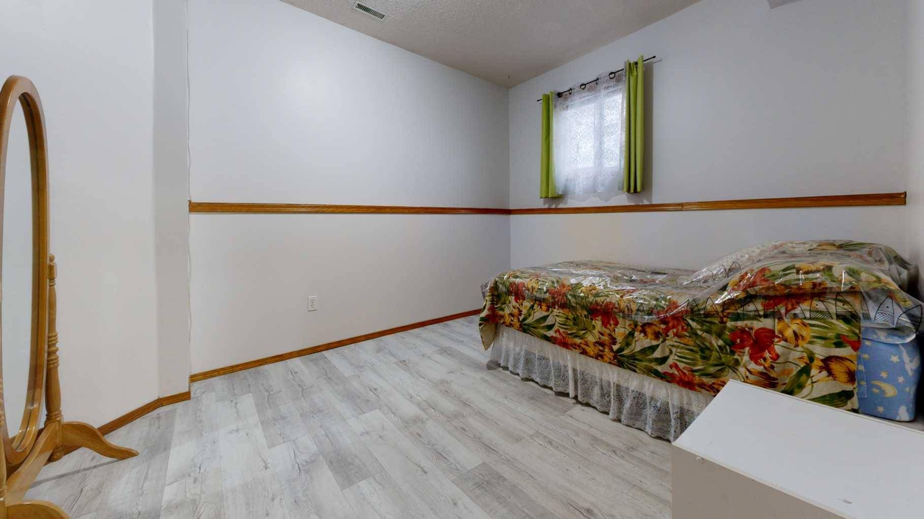 Grande Prairie, AB T8X 1H9,8864 104 AVE