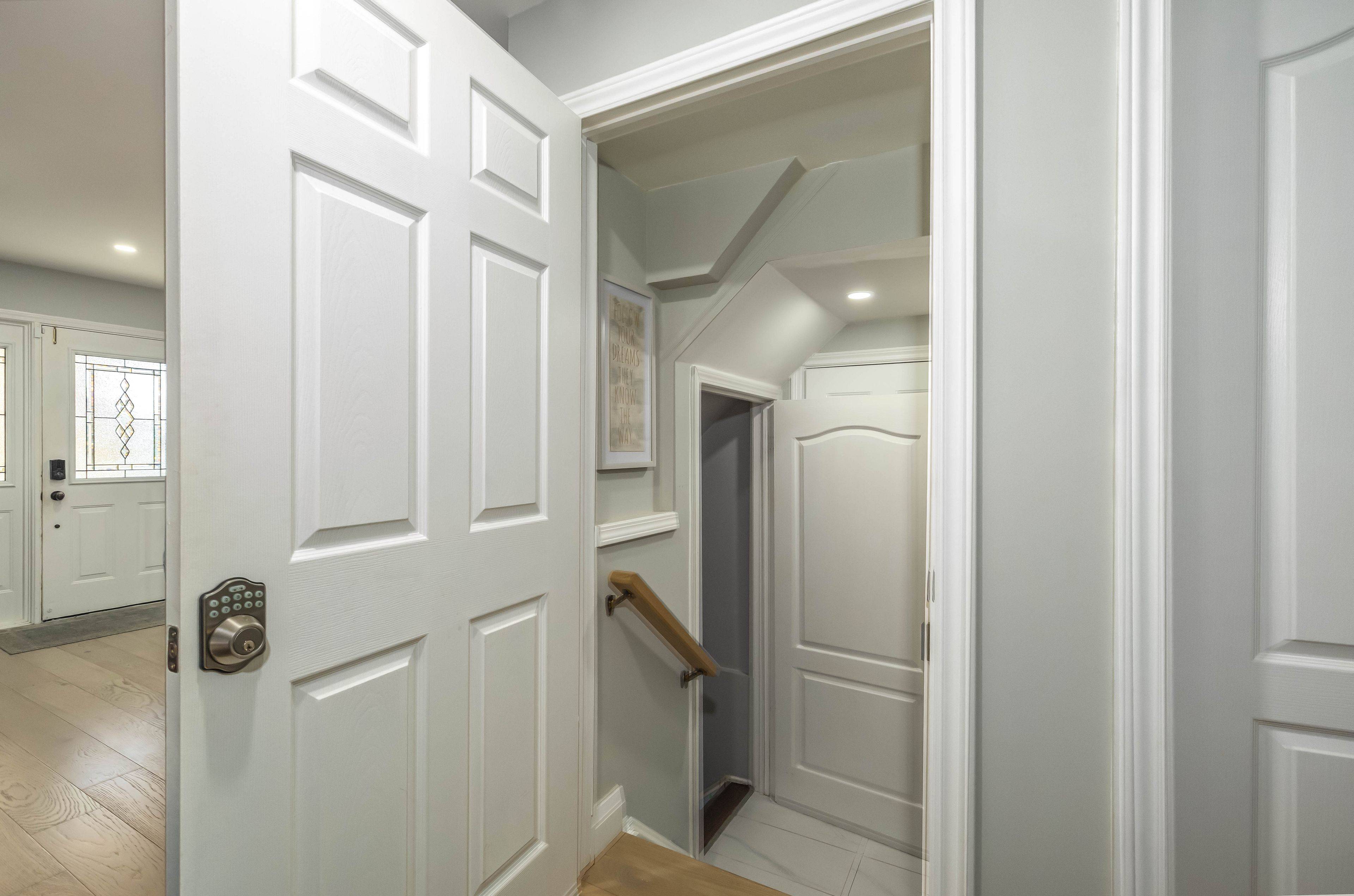 Oakville, ON L6M 3Y2,2362 Proudfoot TRL #Bsmt