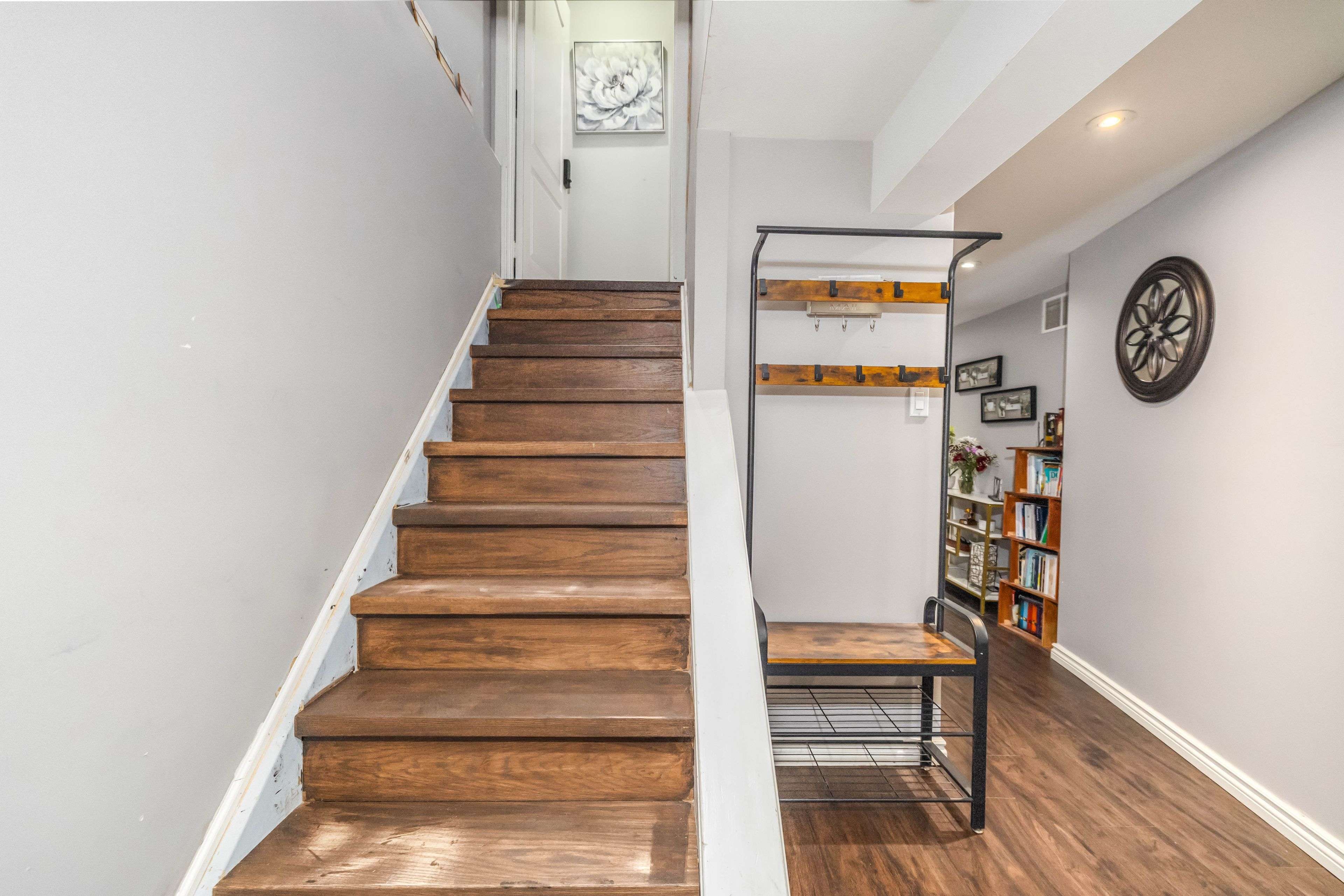 Oakville, ON L6M 3Y2,2362 Proudfoot TRL #Bsmt