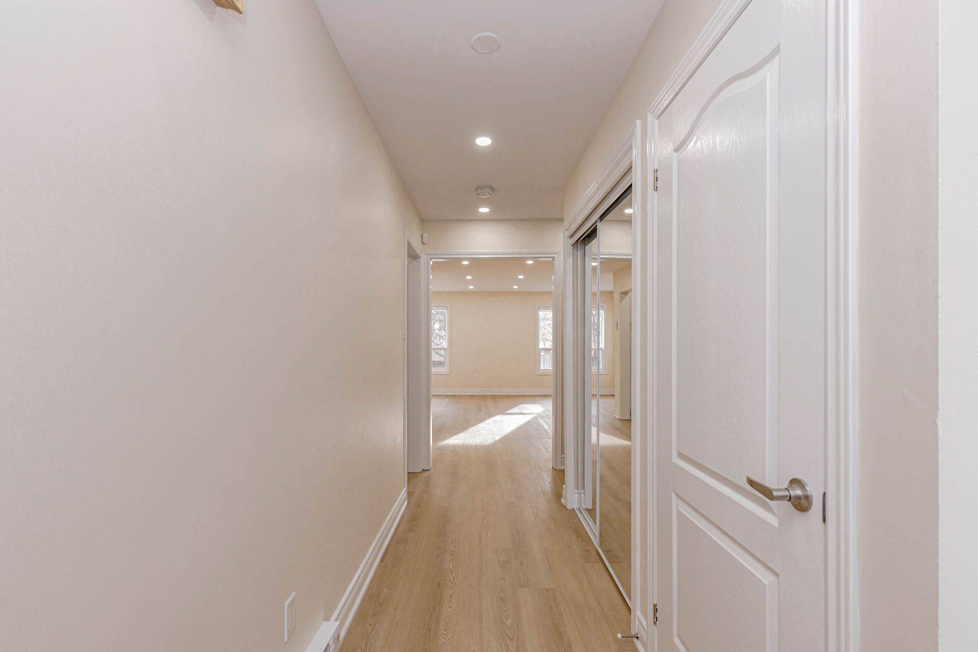 Oakville, ON L6H 3M4,2289 Munn's AVE