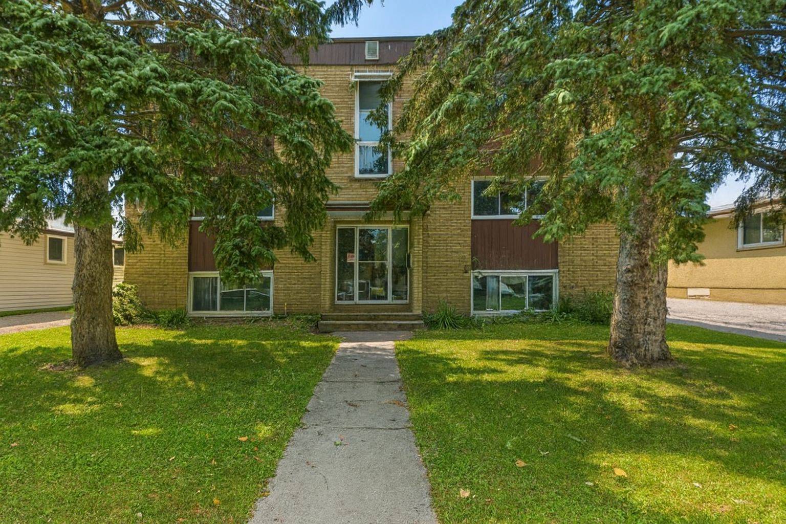 Welland, ON L3C 2A4,136 Wilton AVE #6