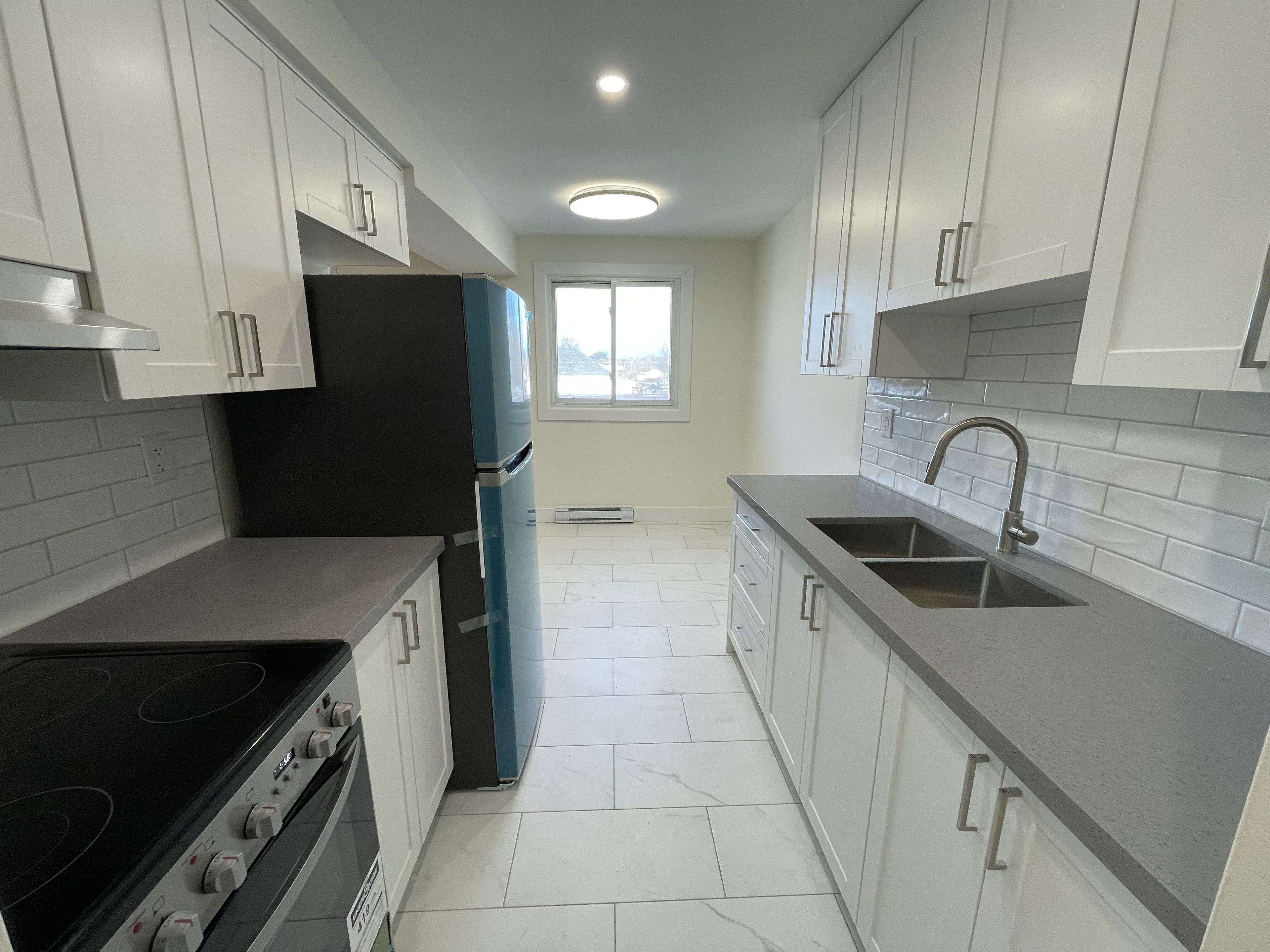 Welland, ON L3C 2A4,136 Wilton AVE #6