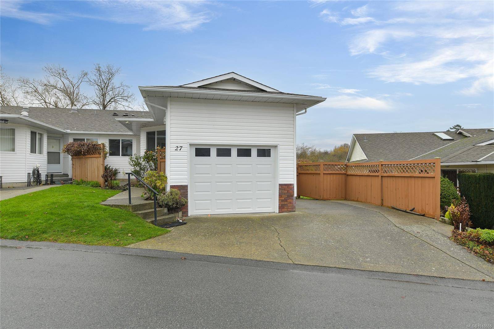 Saanich, BC V8Z 4W8,4125 INTERURBAN Rd #27