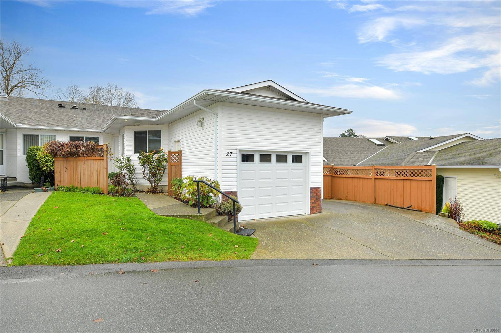 Saanich, BC V8Z 4W8,4125 INTERURBAN Rd #27