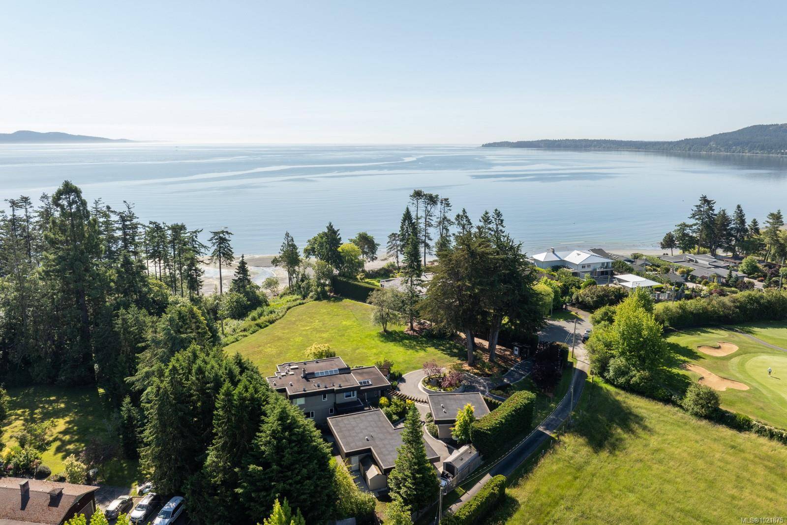 Saanich, BC V8Y 2N2,5605 Parker Ave