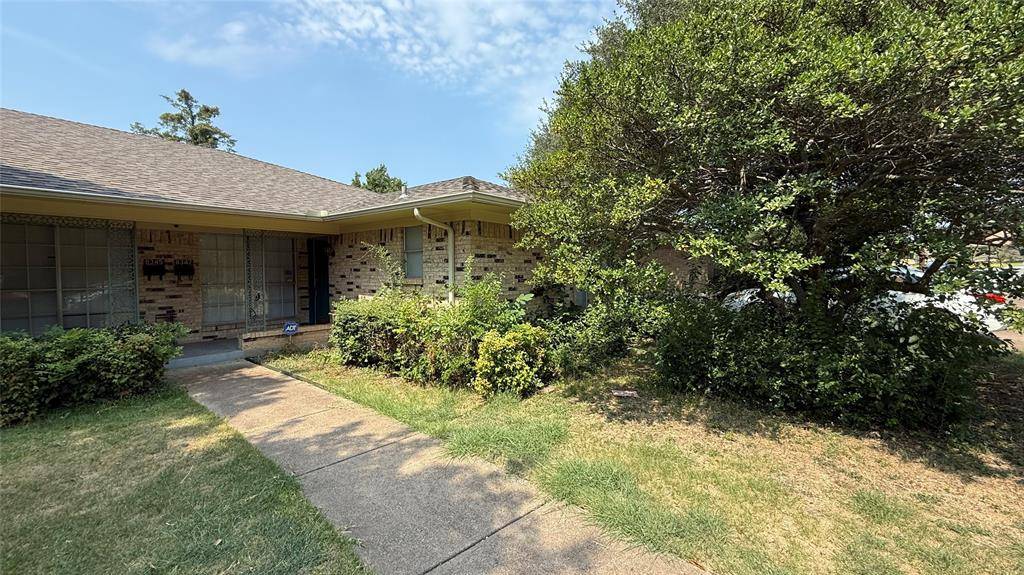 Dallas, TX 75218,8347 Lullwater Drive