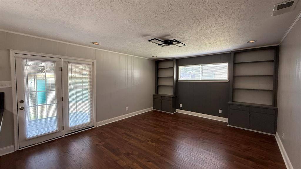 Dallas, TX 75218,8347 Lullwater Drive