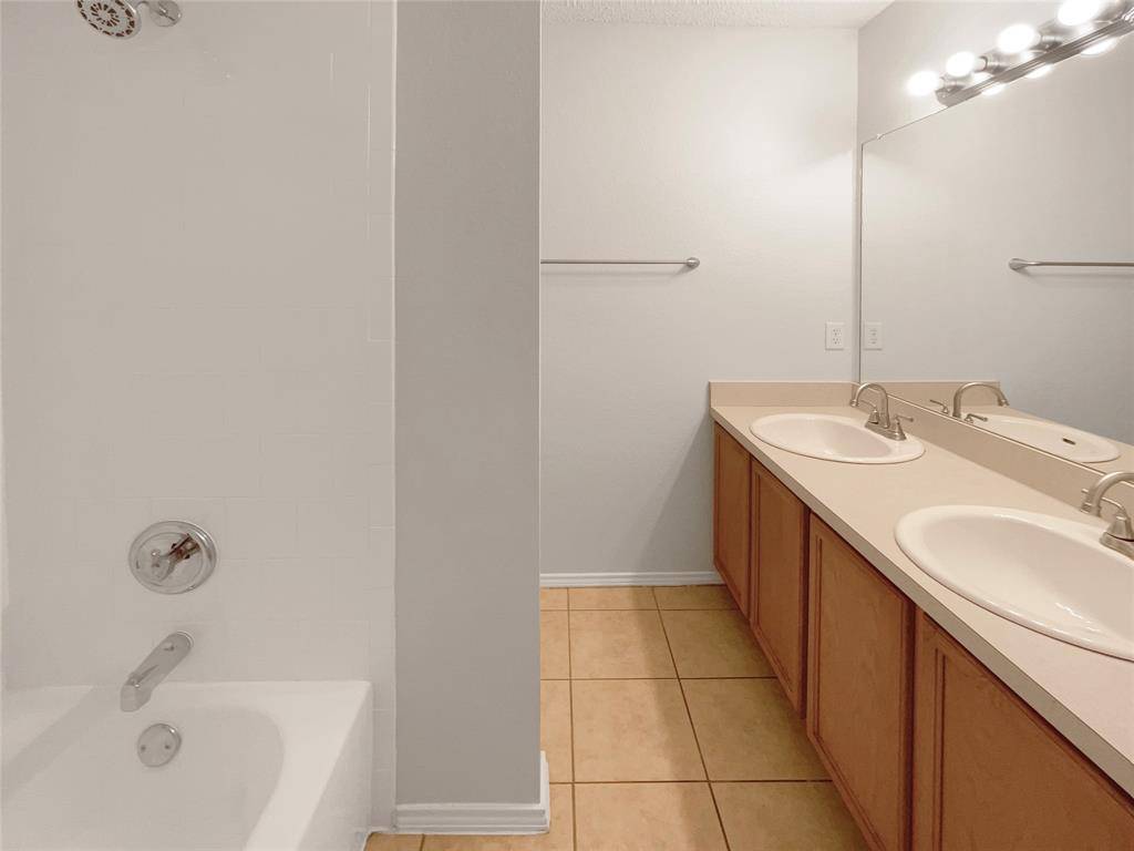 Glenn Heights, TX 75154,818 Creekside Drive