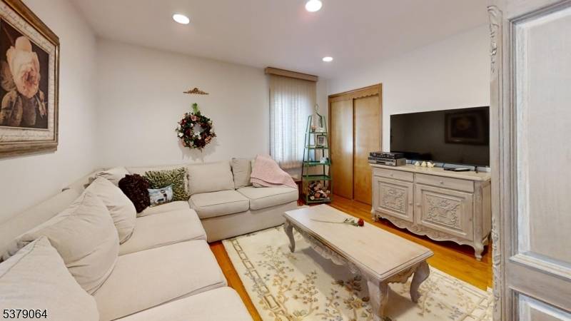 Kenilworth Boro, NJ 07033,534 Passaic Ave