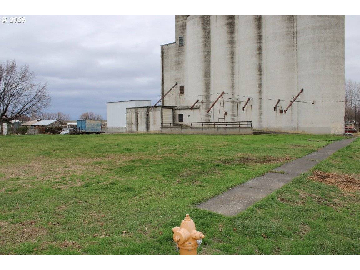 Athena, OR 97813,253 W COLLEGE ST