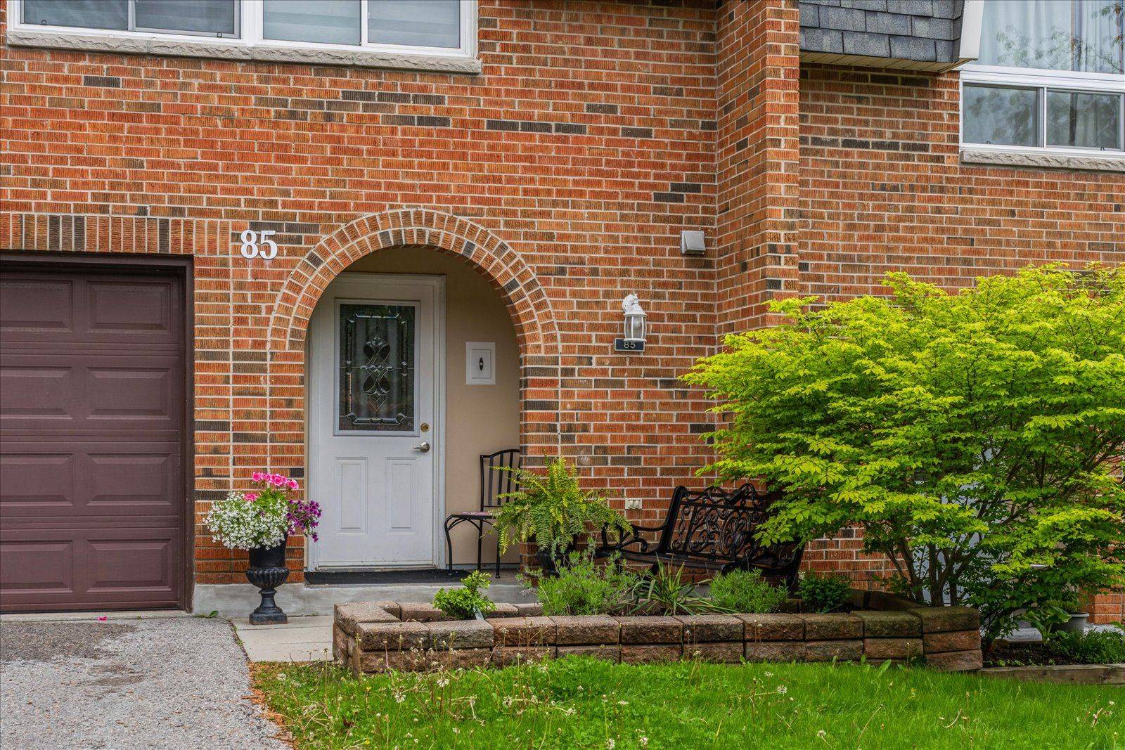 Ajax, ON L1S 2T4,85 Deacon LN #85