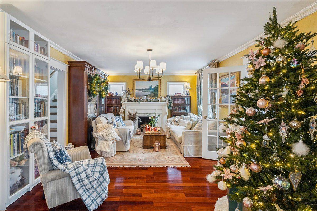 Milton, ON L0P 1B0,139 Campbell AVE W